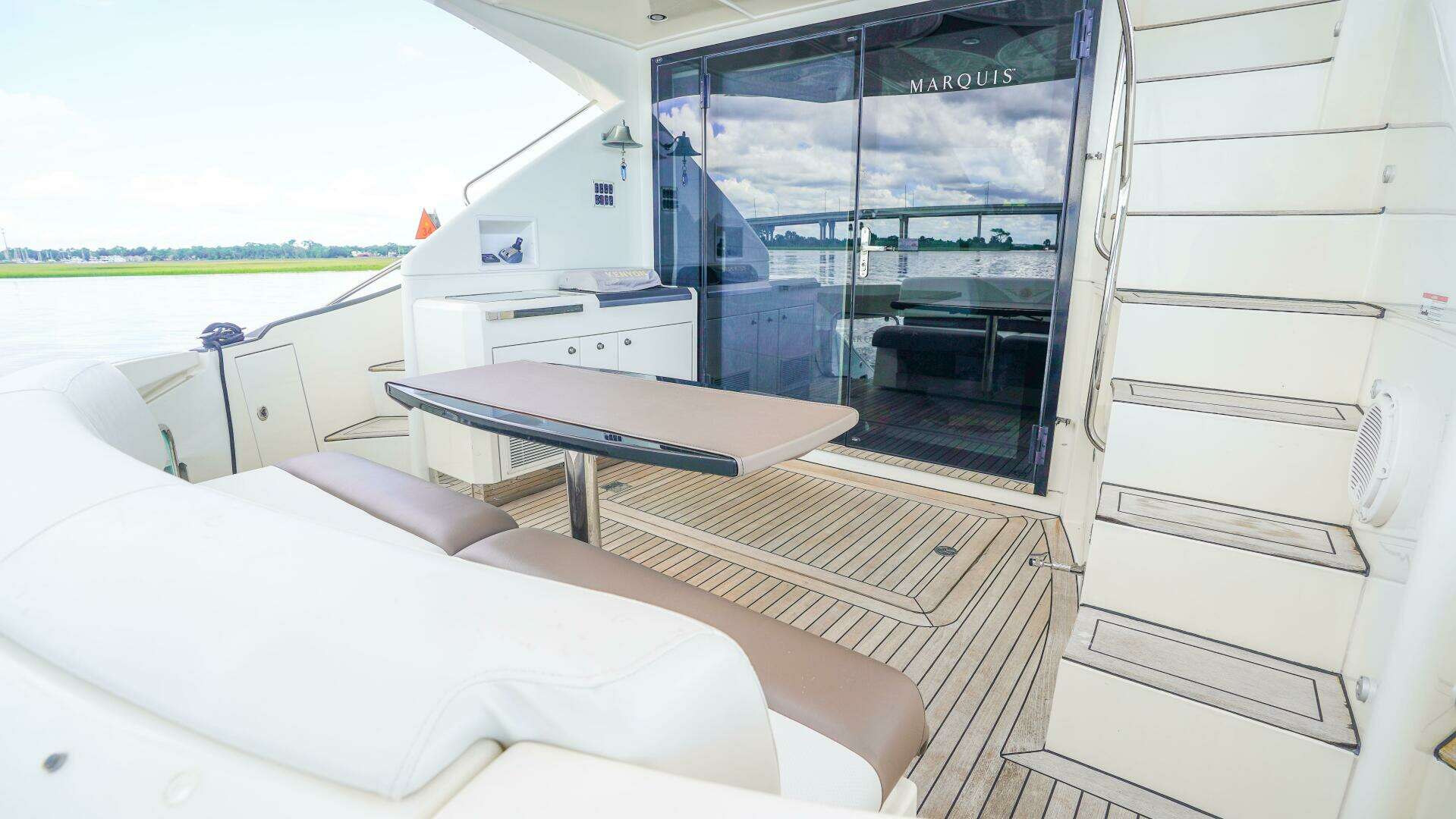2009 Marquis 500 Sport Bridge - Image 10