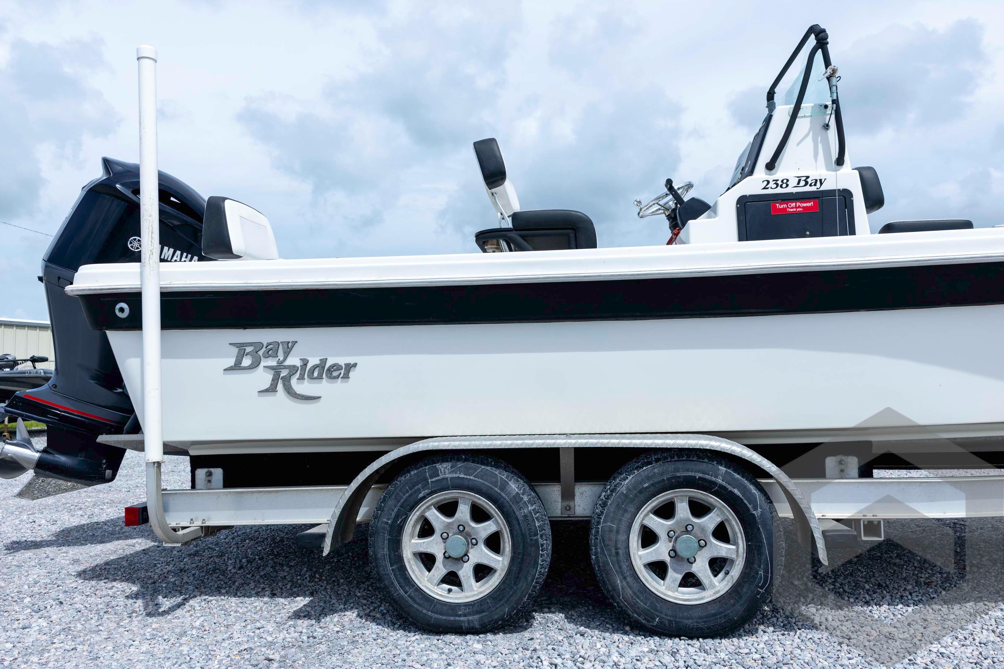 2018 Bay Rider 238 Bay boat on trailer, featuring Yamaha outboard motor.
