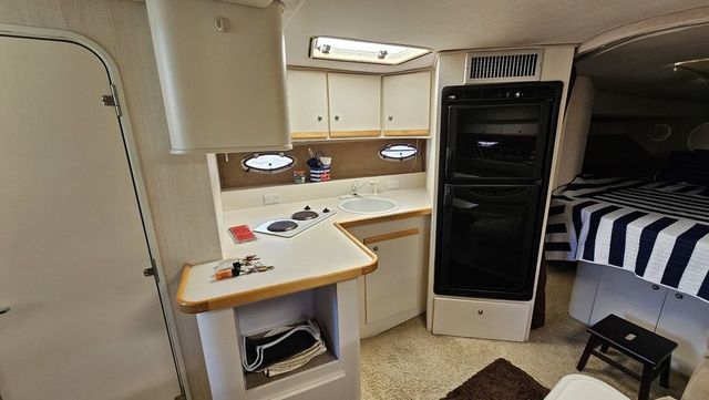 1995 Cruisers Yachts 3775 Esprit - 22
