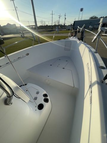 2001 Seaswirl 2301 Center Console - 10