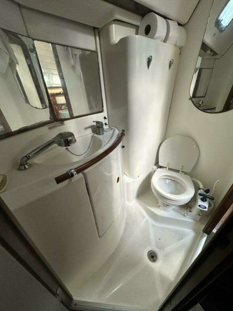 2004 Beneteau 423 - Image 52