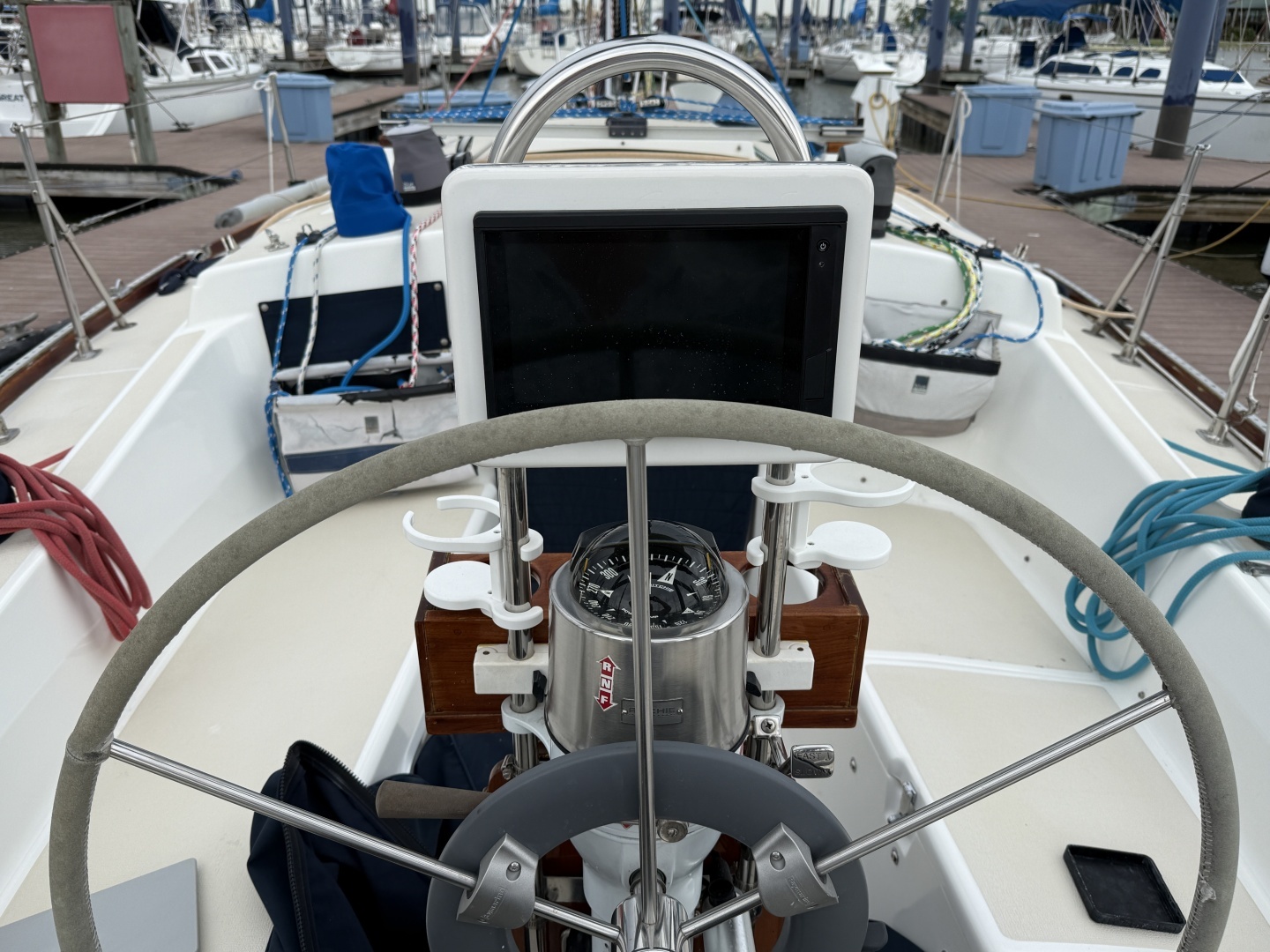 1988 Tartan 31 - Image 10