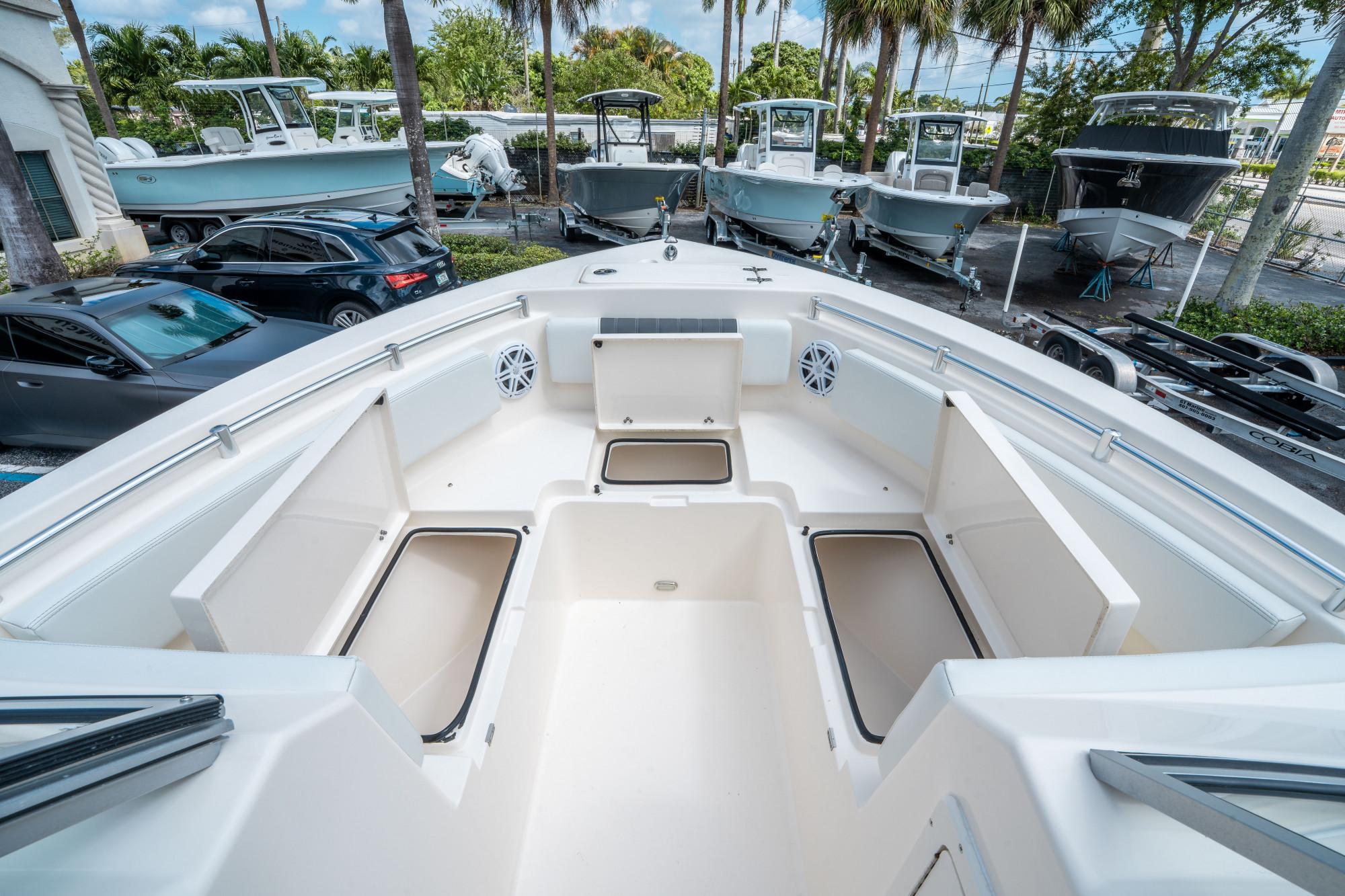 2024 Cobia 220 Dual Console - 26