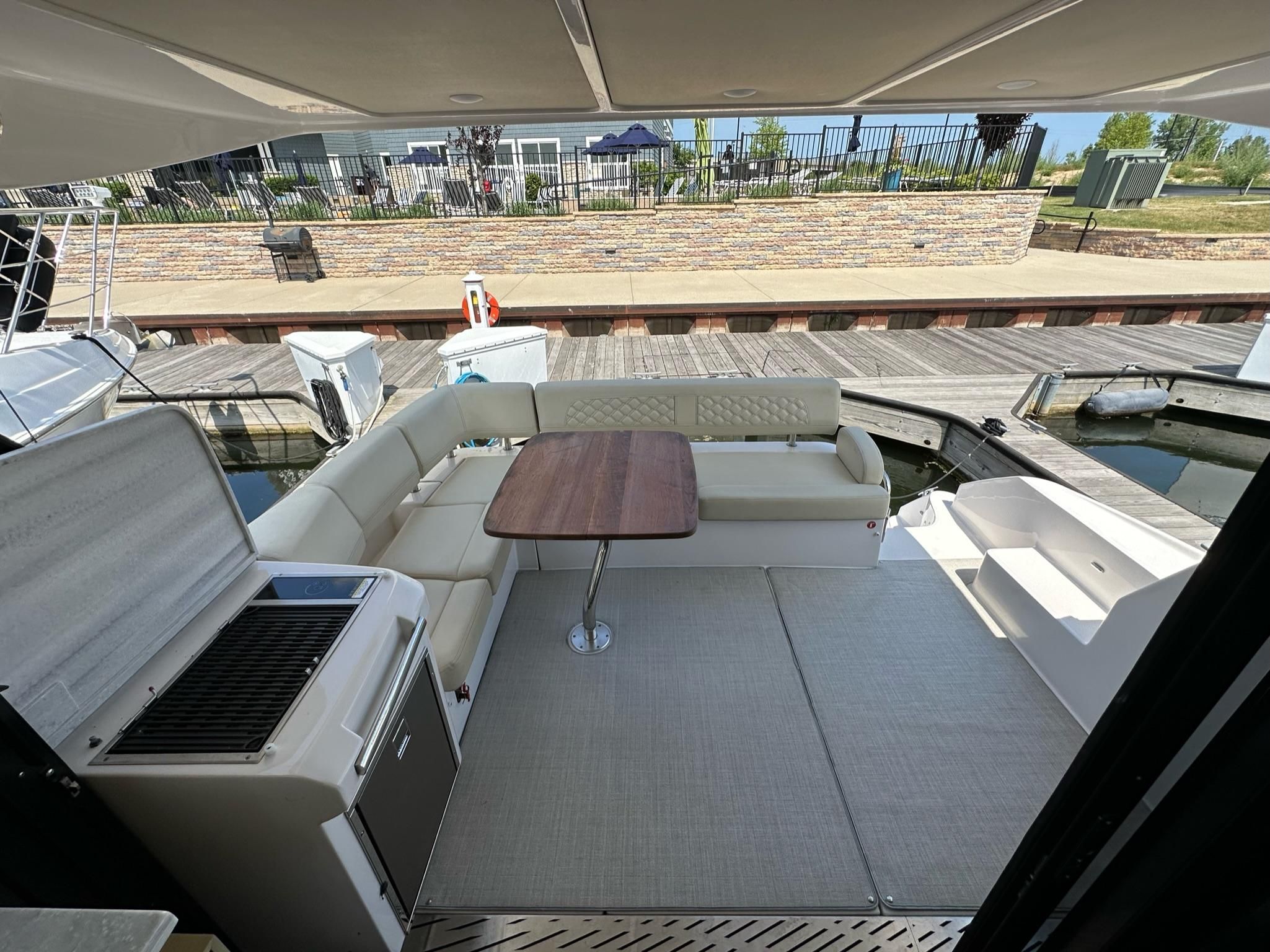 2021 Regal 42 Grande Coupe - 29