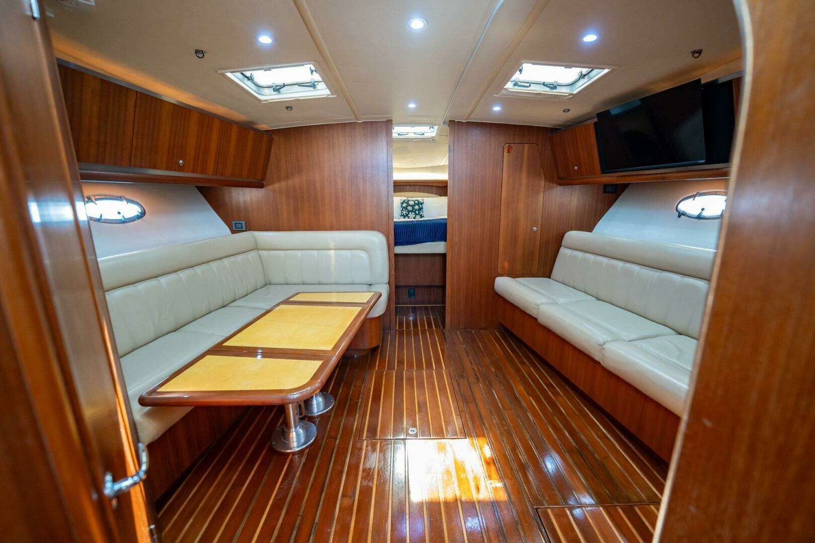 2004 Tiara Yachts 4200 Open - Image 7