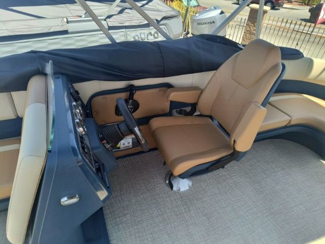 2025 Avalon Aura Pontoon Boats - 16