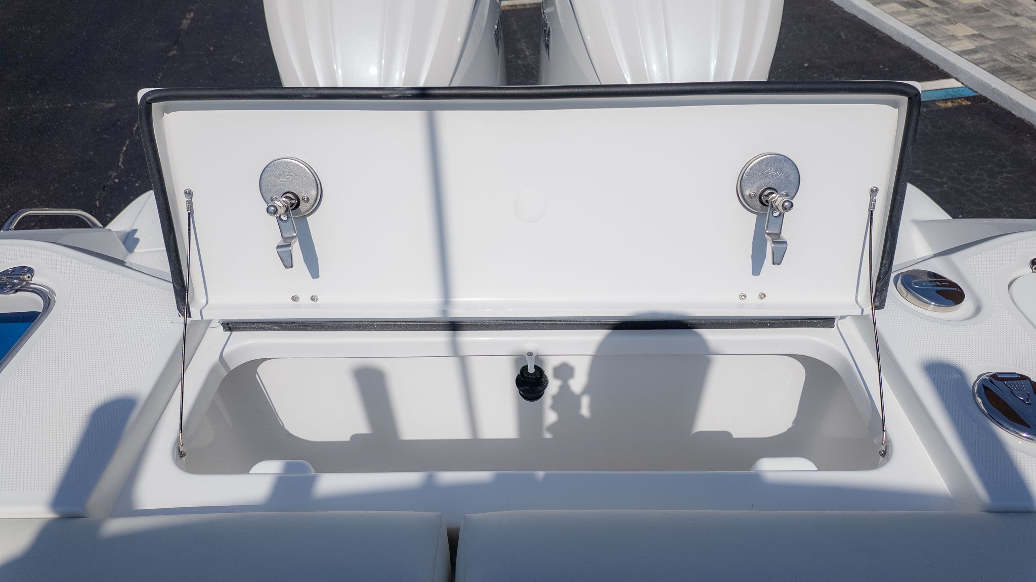 2026 Everglades 285 Center Console - 5