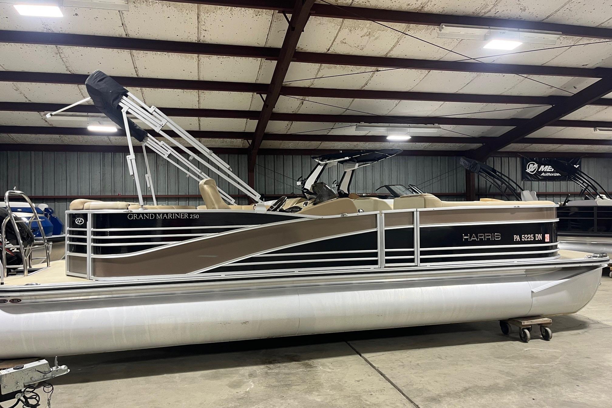 2015 Harris Grand Mariner 250
