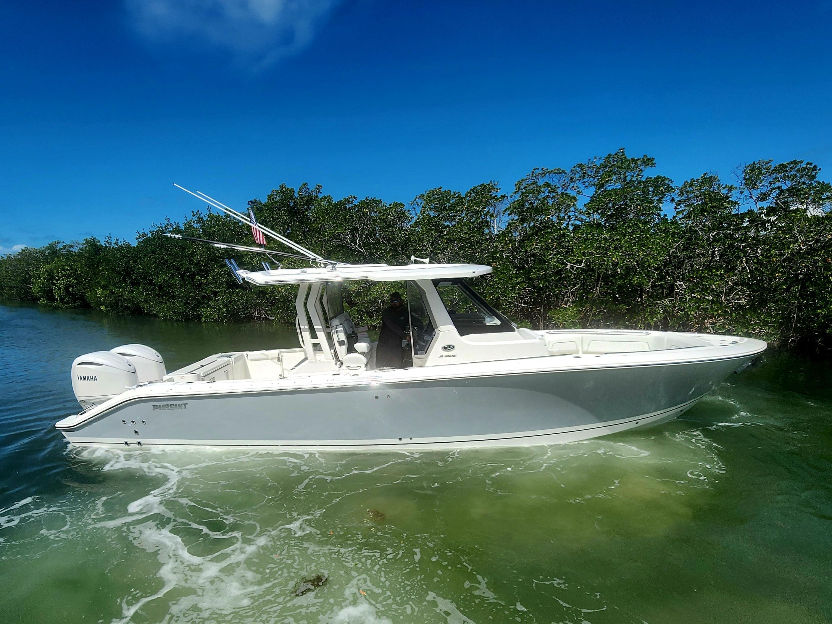 2026 PURSUIT 328 S - Image 16