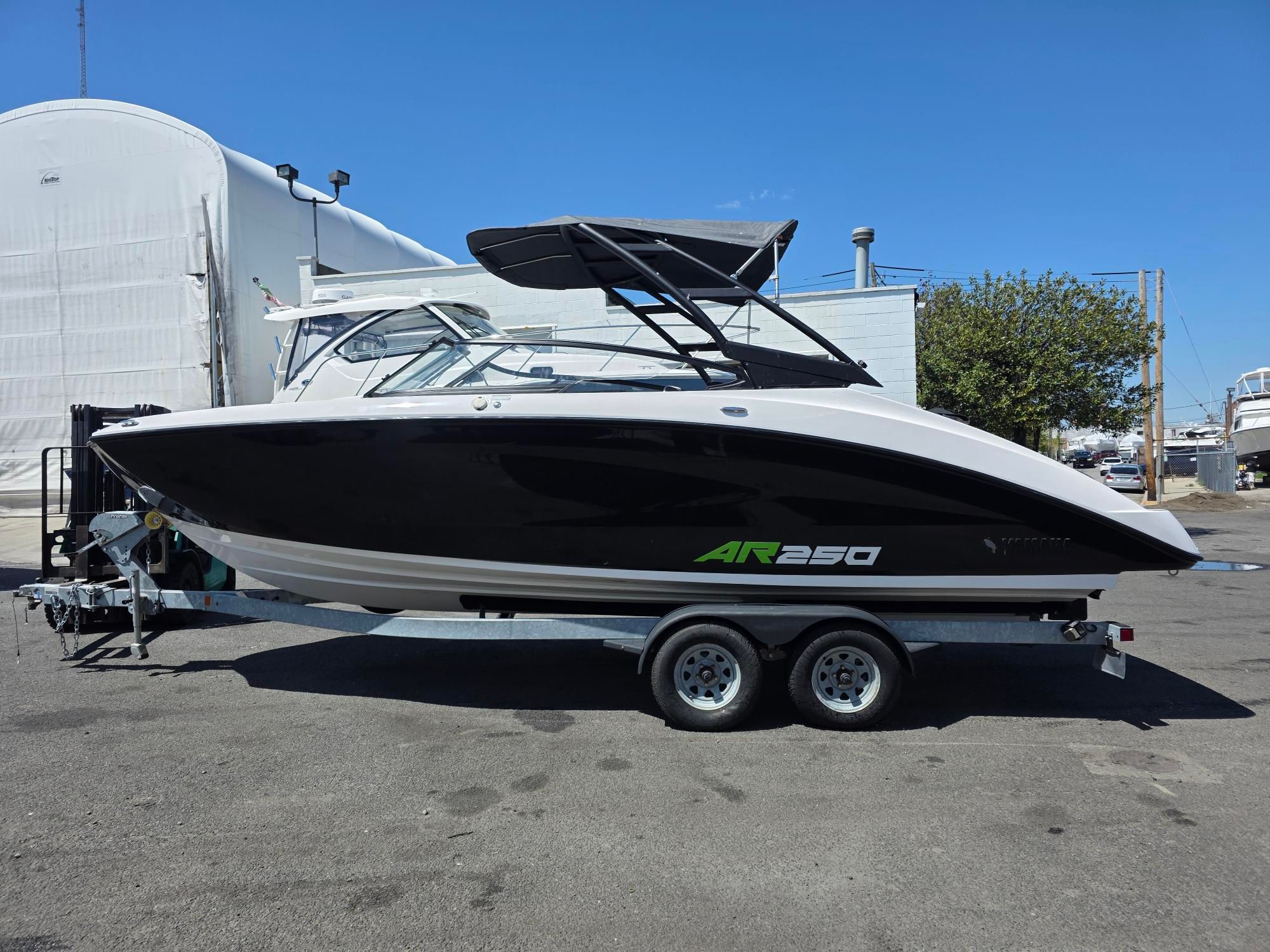 2022 Yamaha Boats AR250