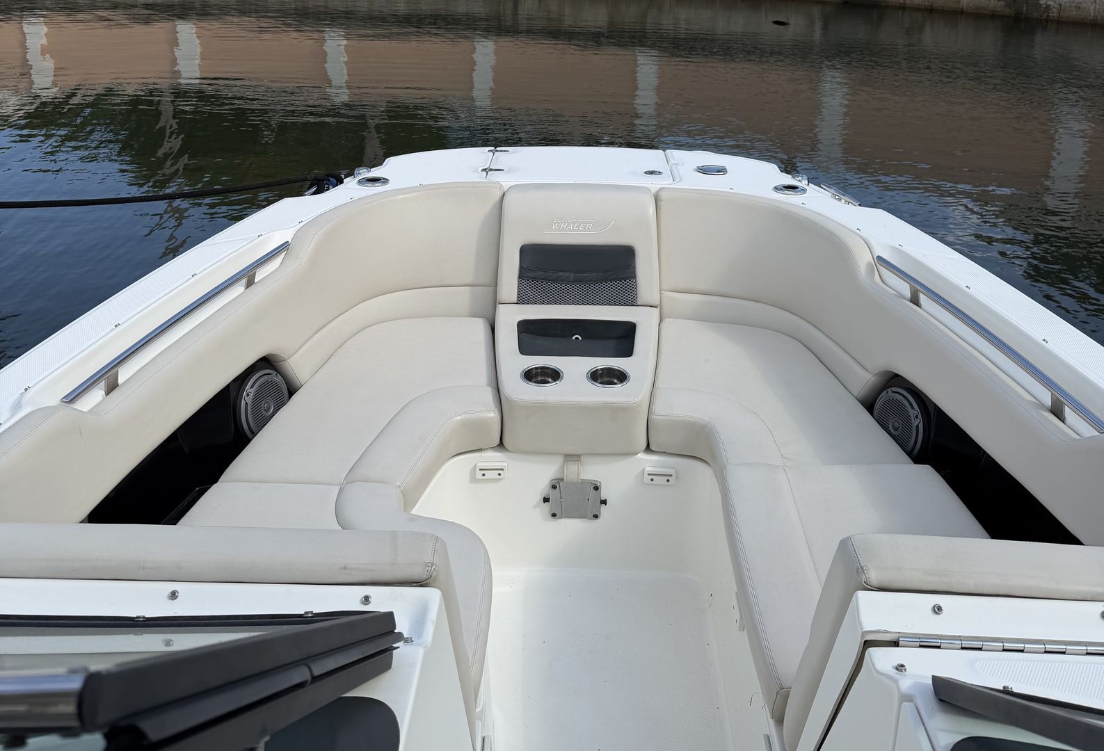 2016 Boston Whaler 270 Vantage - 12