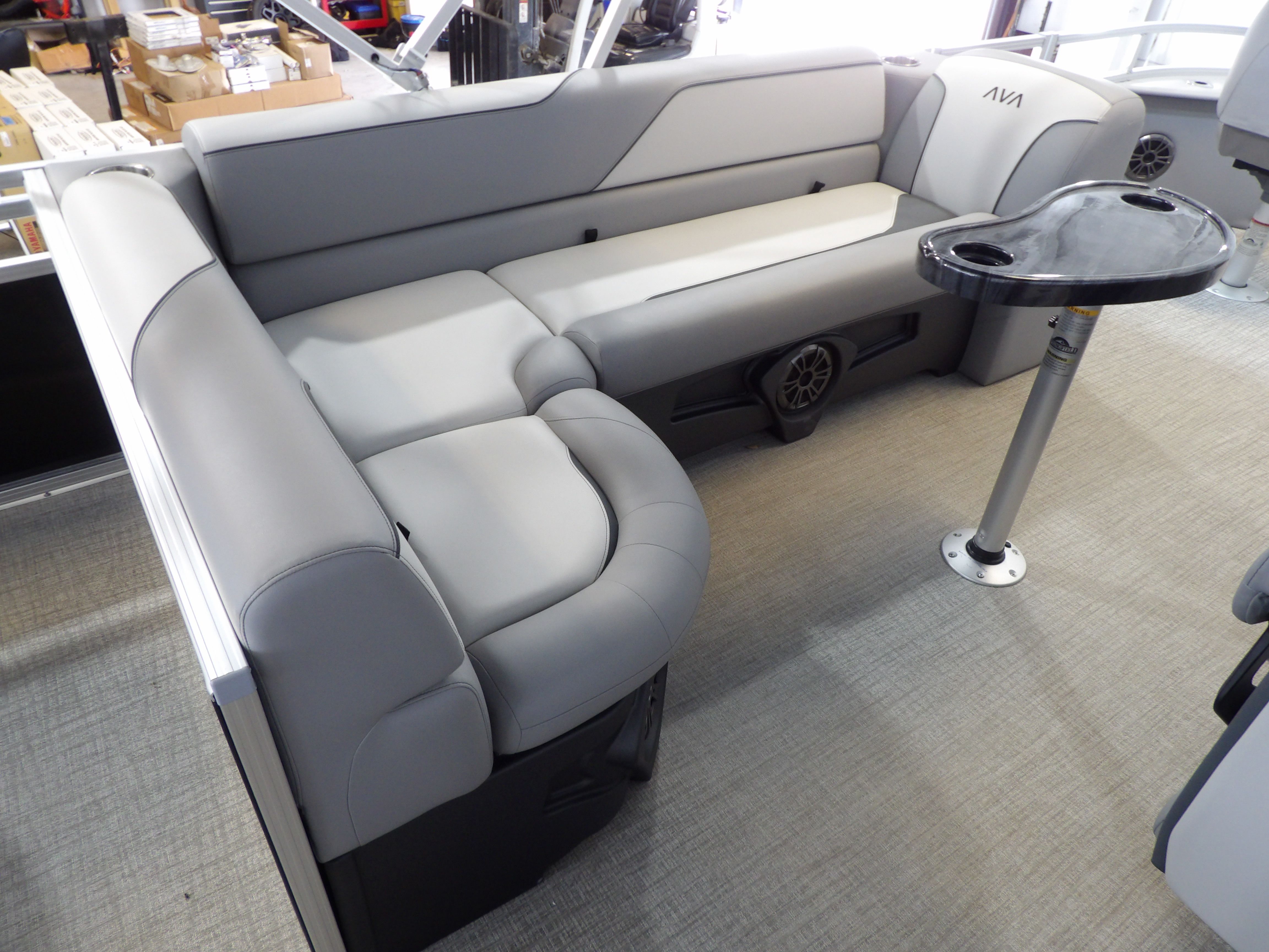 2026 Avalon Venture 85 Rear Fish - 21' - 11