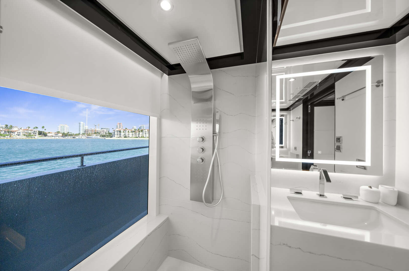 2024 Ocean Alexander 32L - Image 58