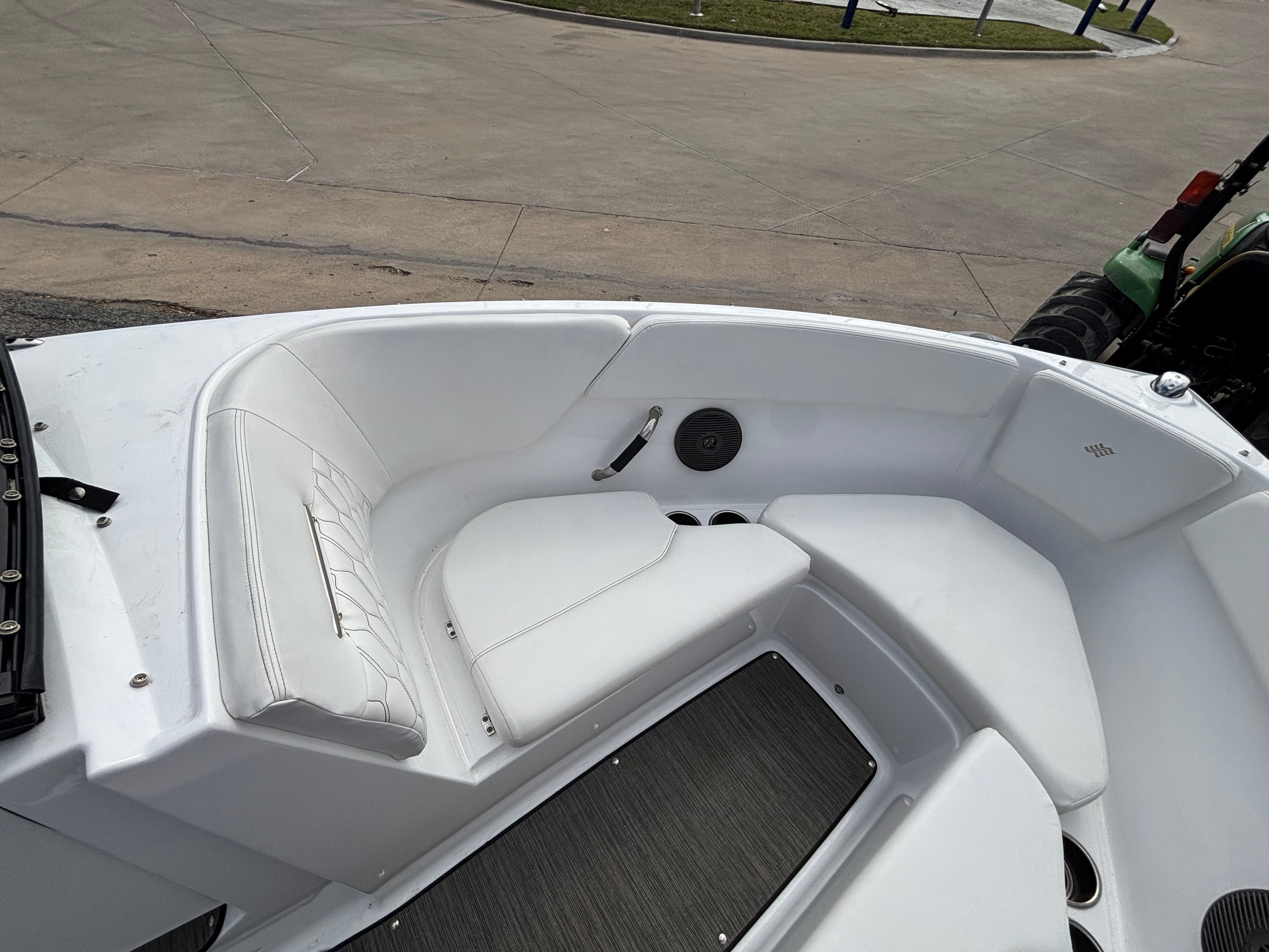 2023 FOUR WINNS H1 - Image 16