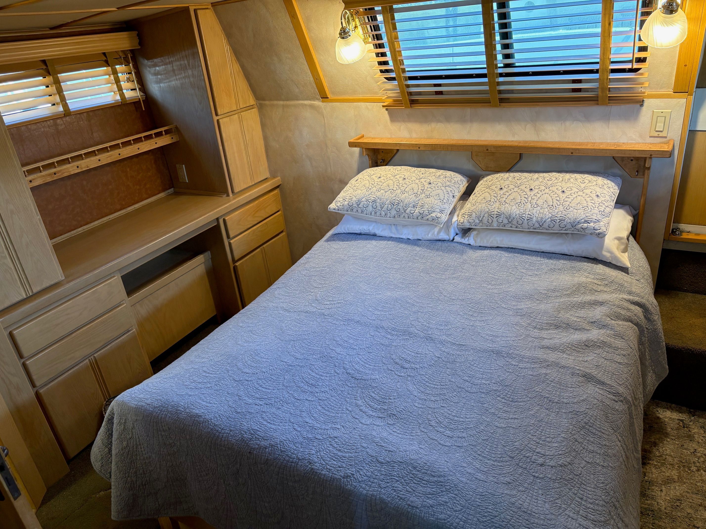 1989 Carver 48 Aft Cabin Hard-Top - 13