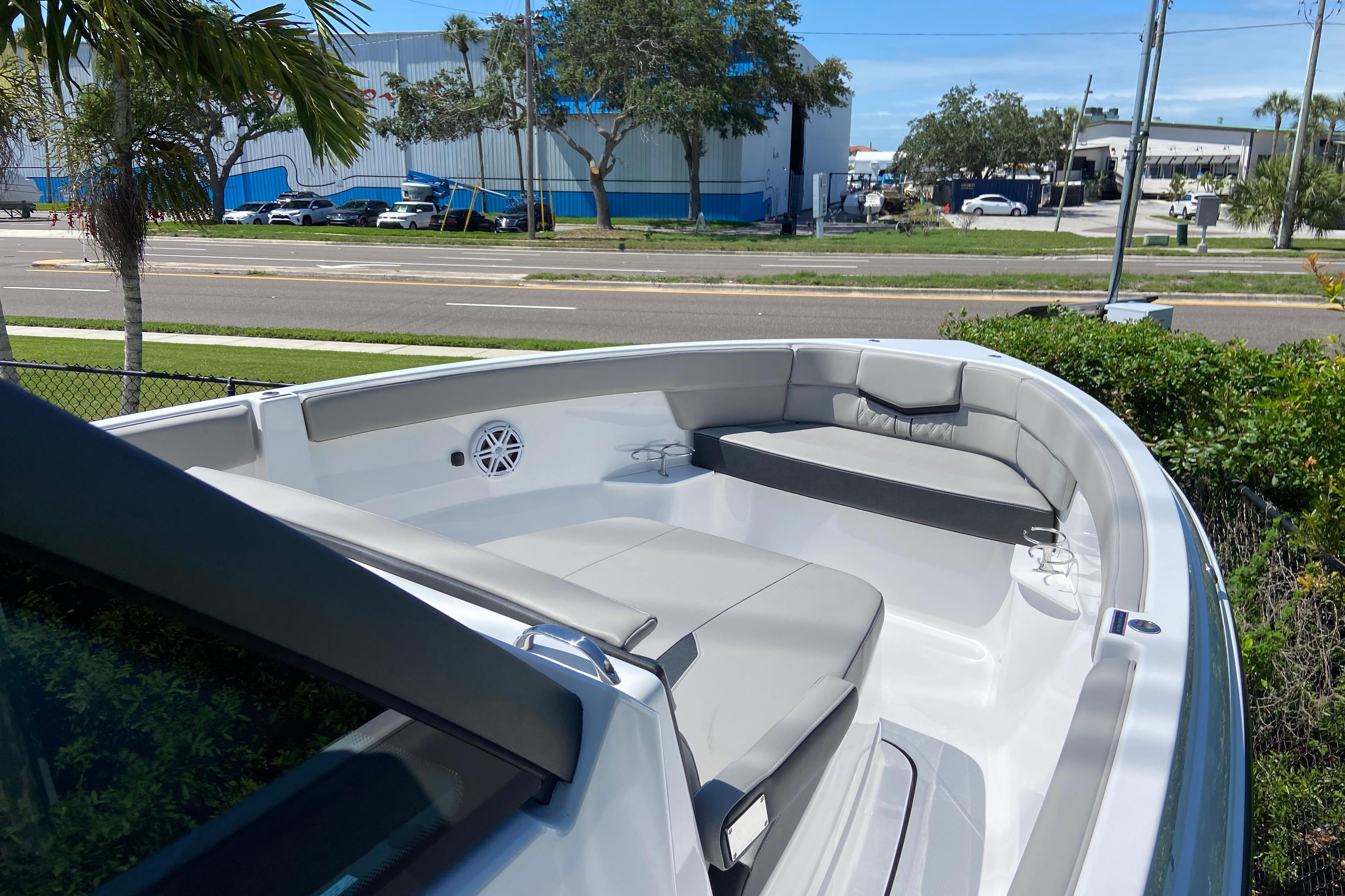 2026 Monterey Elite 25 OB boat with spacious seating and modern design.