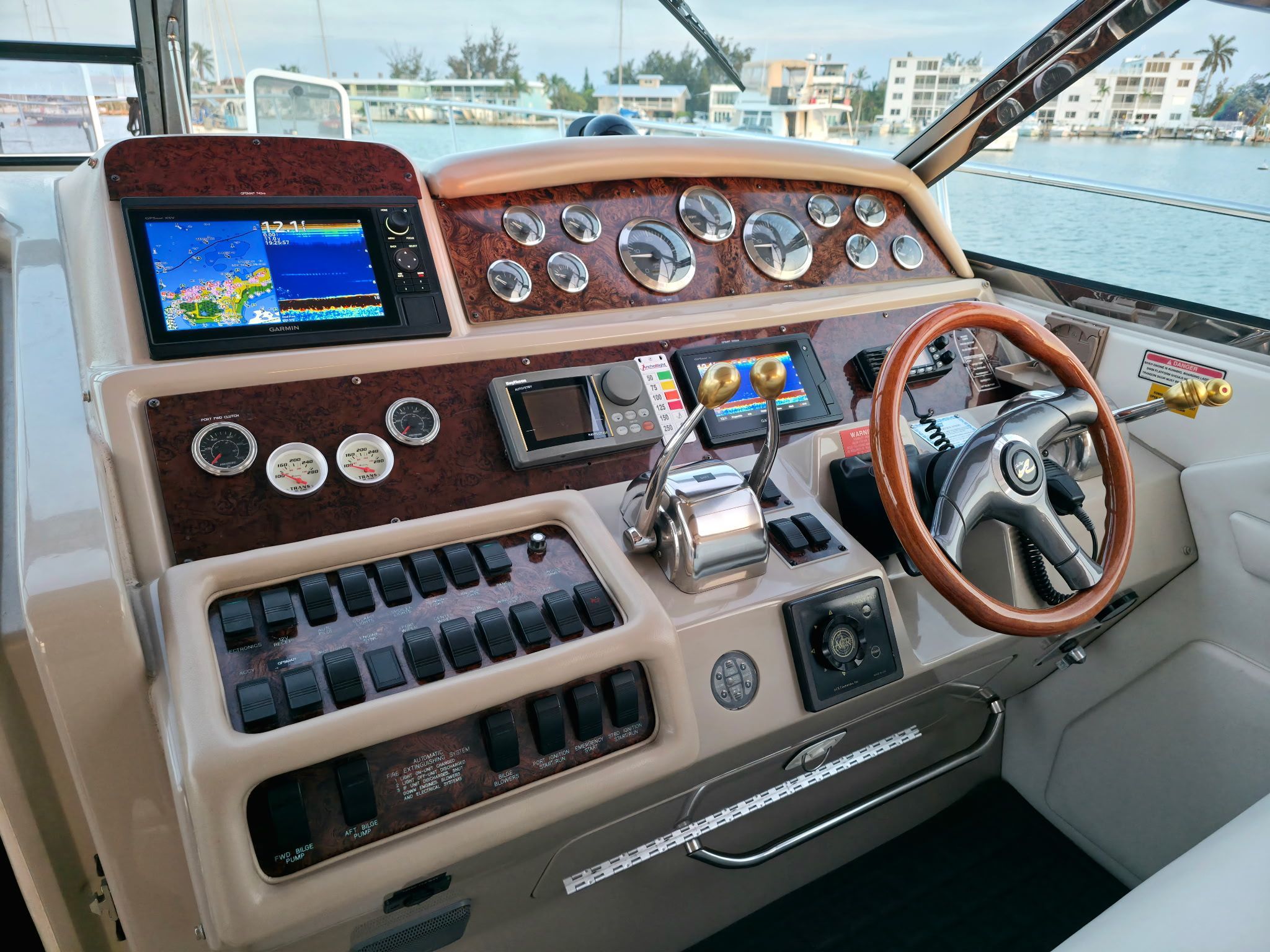 1998 Sea Ray 400 Express Cruiser - 15