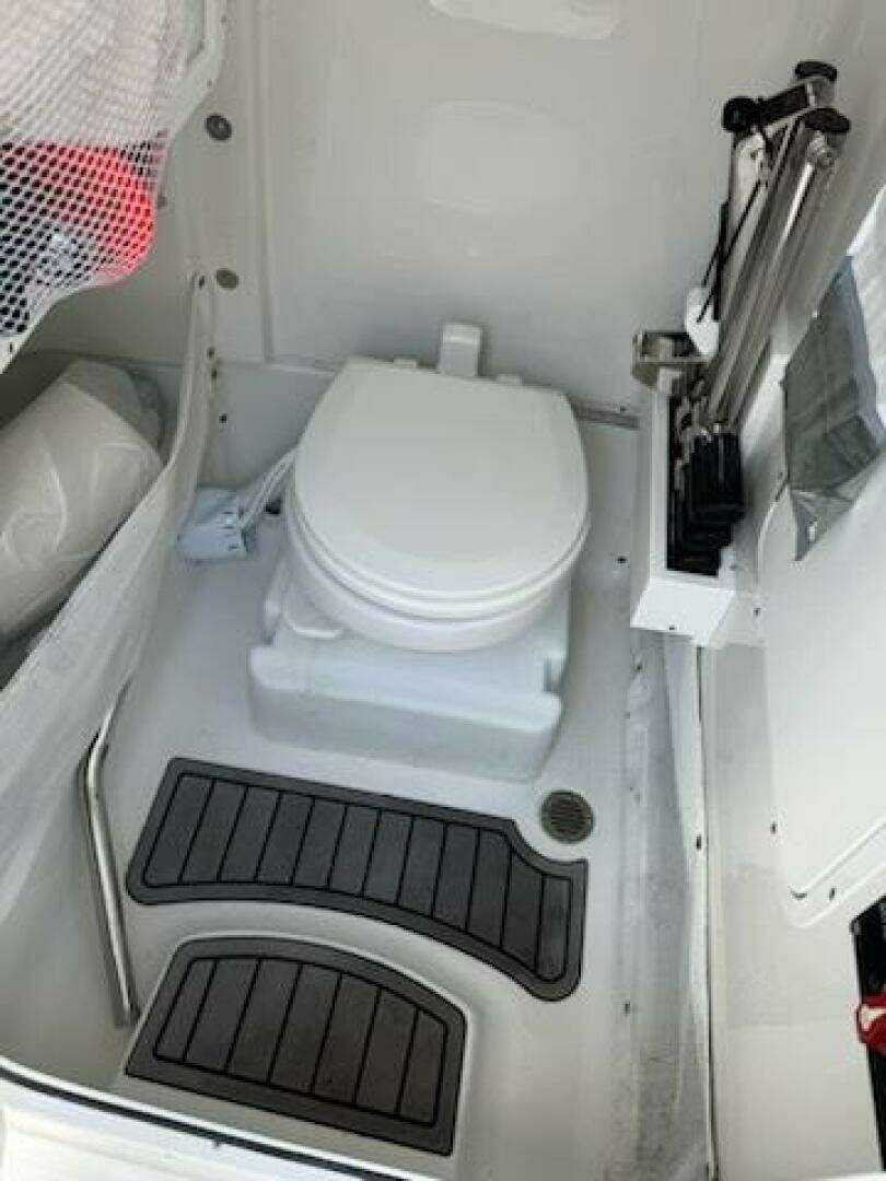 2022 Sea Hunt 265 Ultra - Image 12