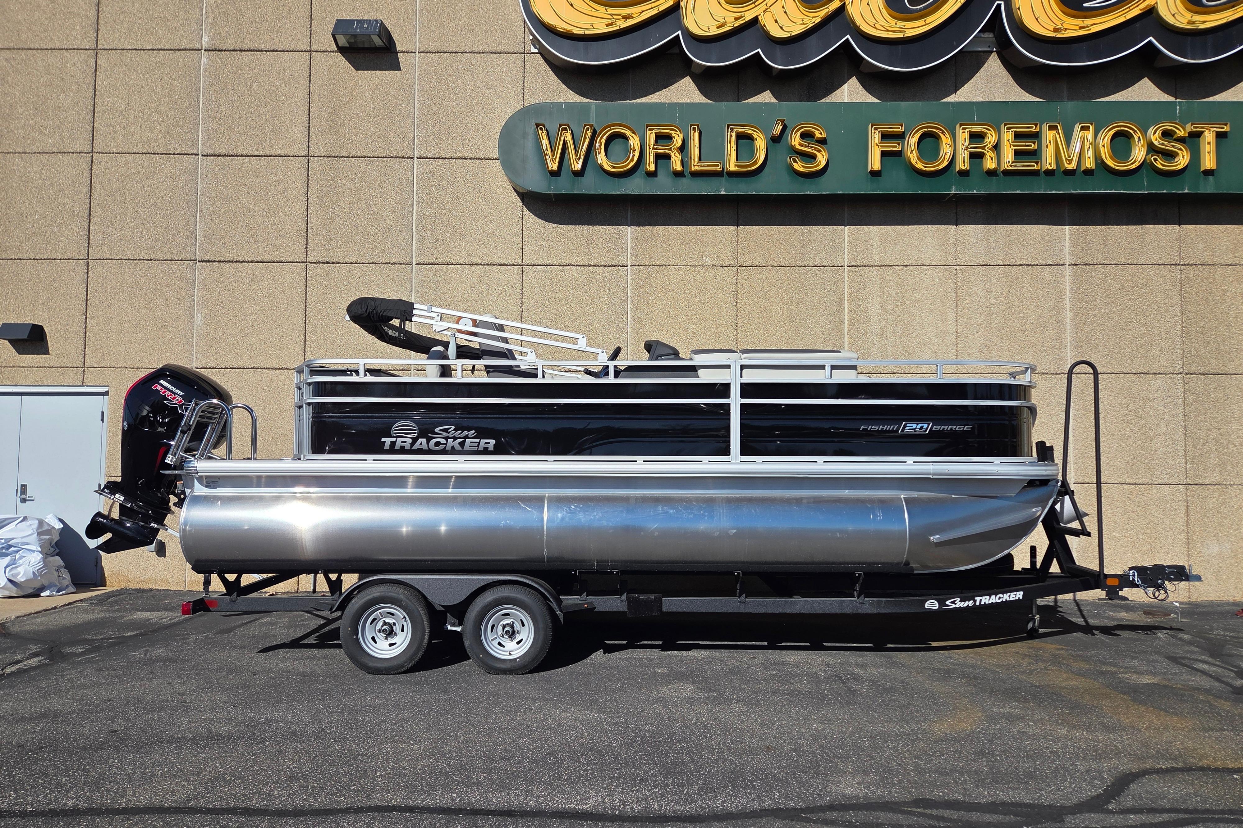 2026 Sun Tracker Fishin' Barge 20 DLX