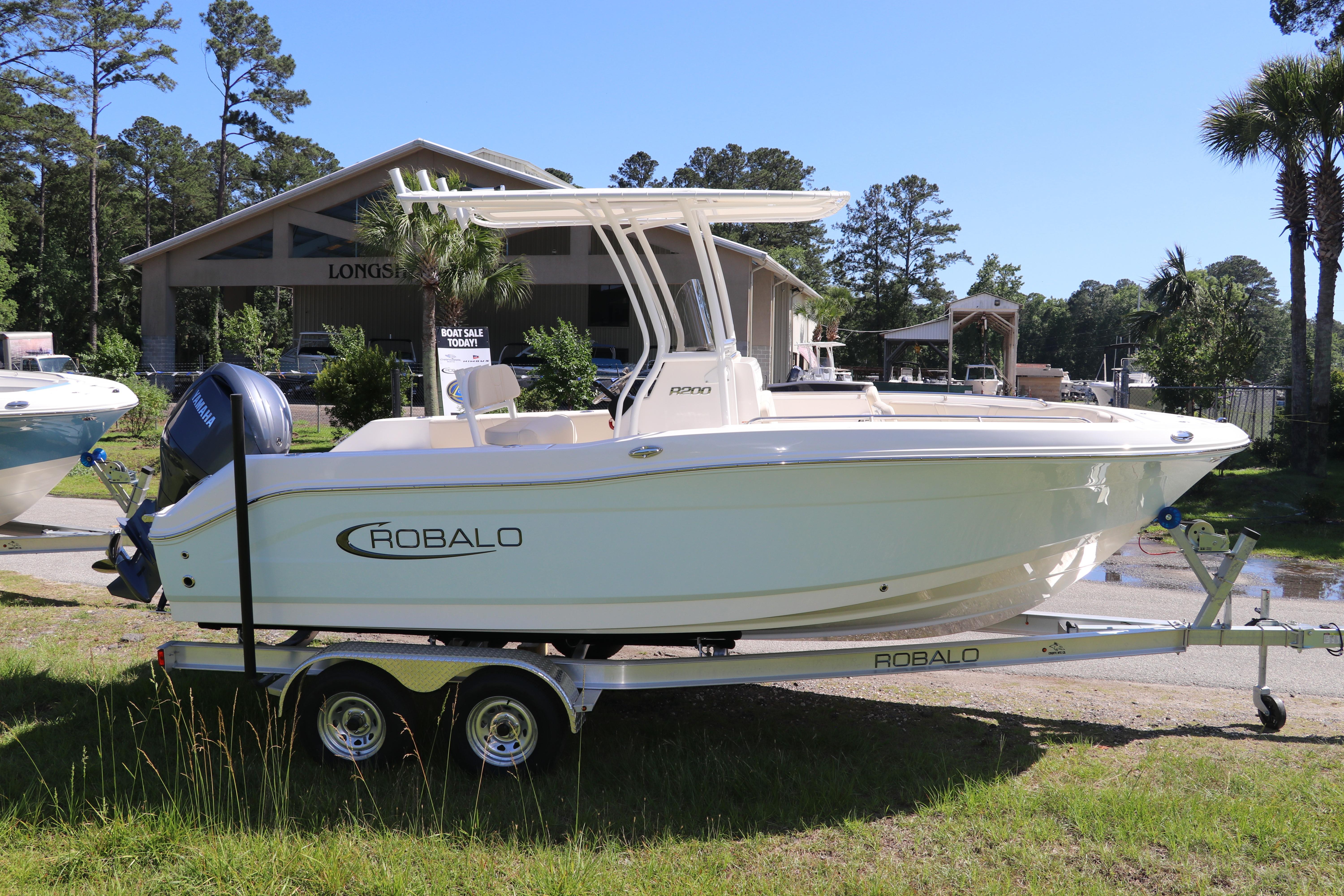 2026 Robalo R200 Center Console
