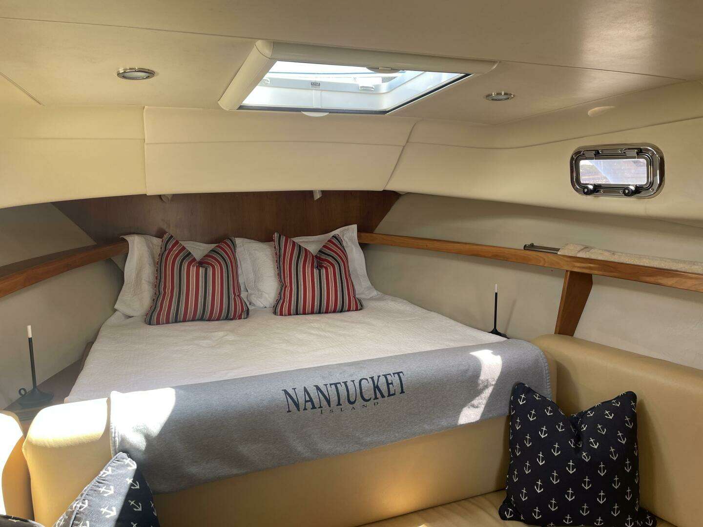 2005 Mainship 30 Pilot II - Image 19