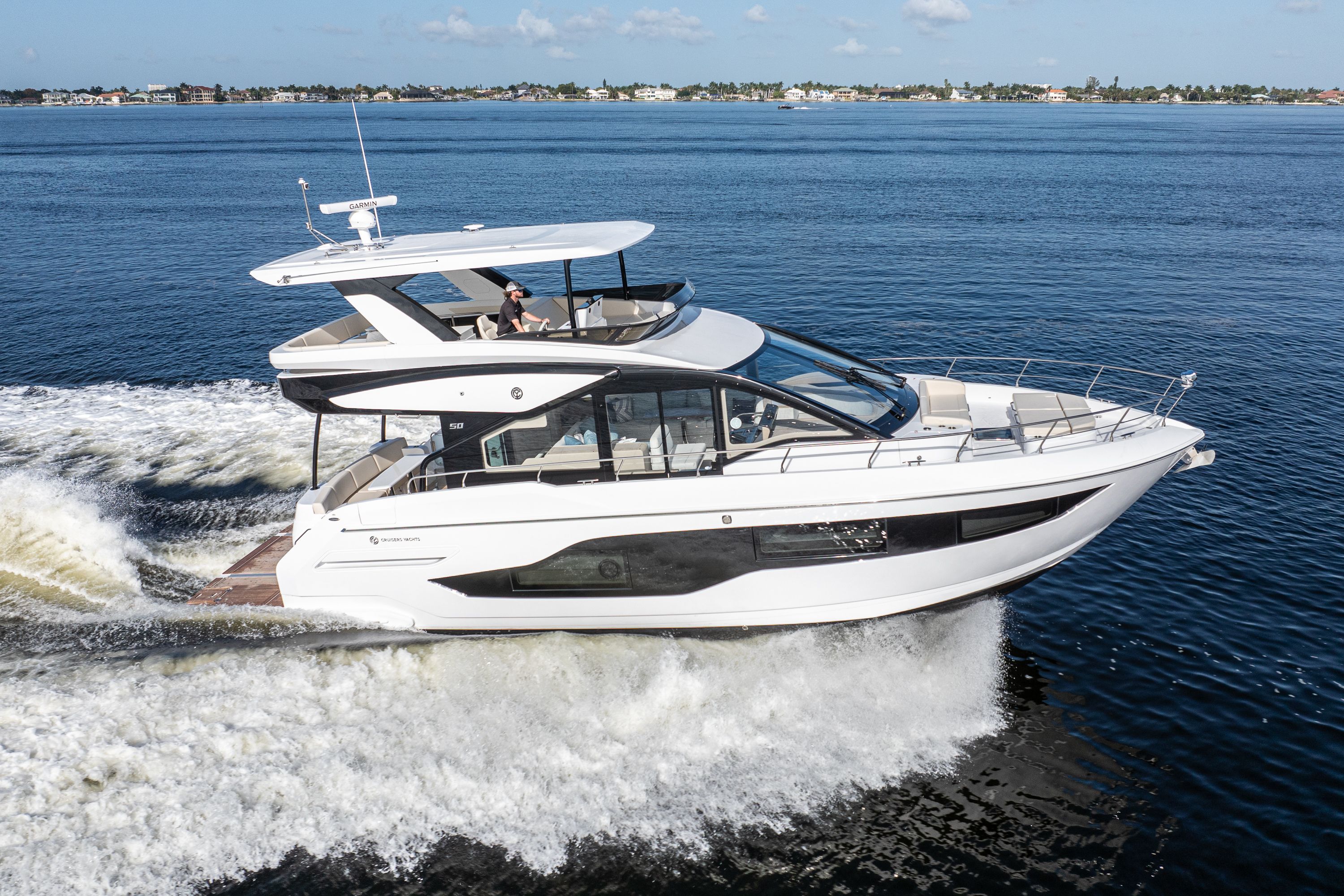 2026 Cruisers Yachts 50 Fly - 2
