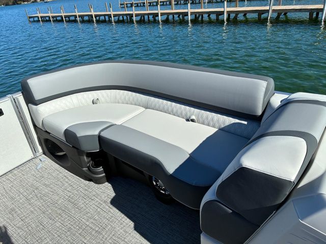 2026 Tahoe 2585 CASCADE QUAD LOUNGER - 17