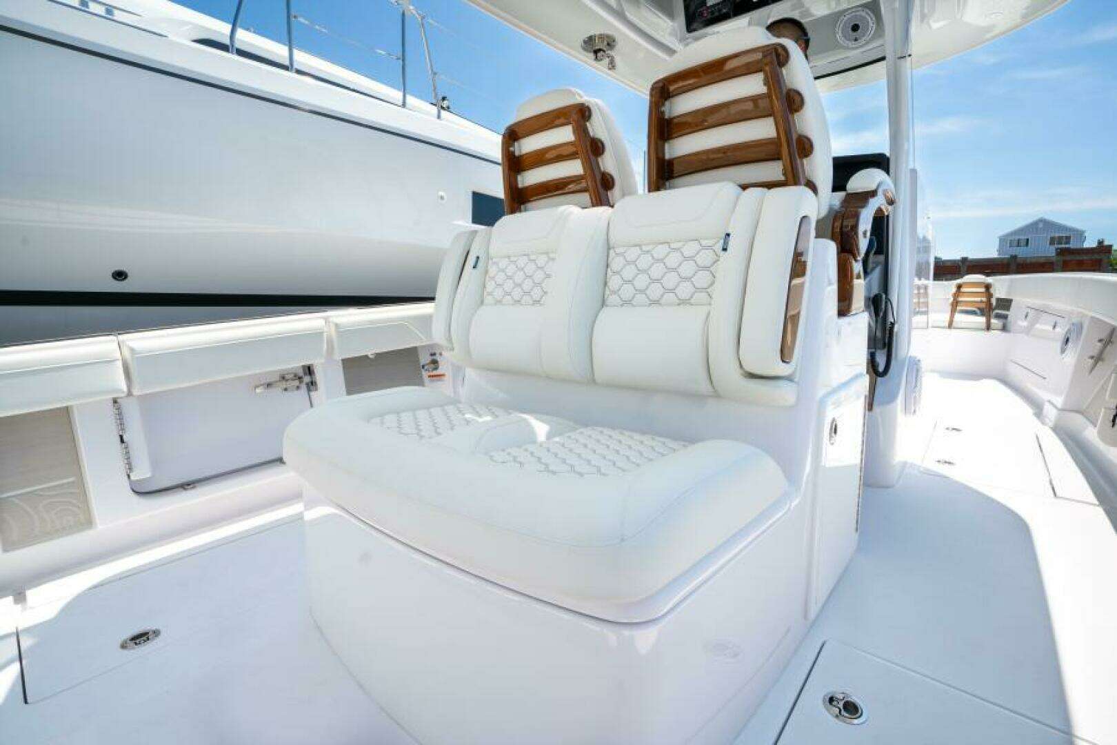 2027 Jupiter 340LS - Image 17