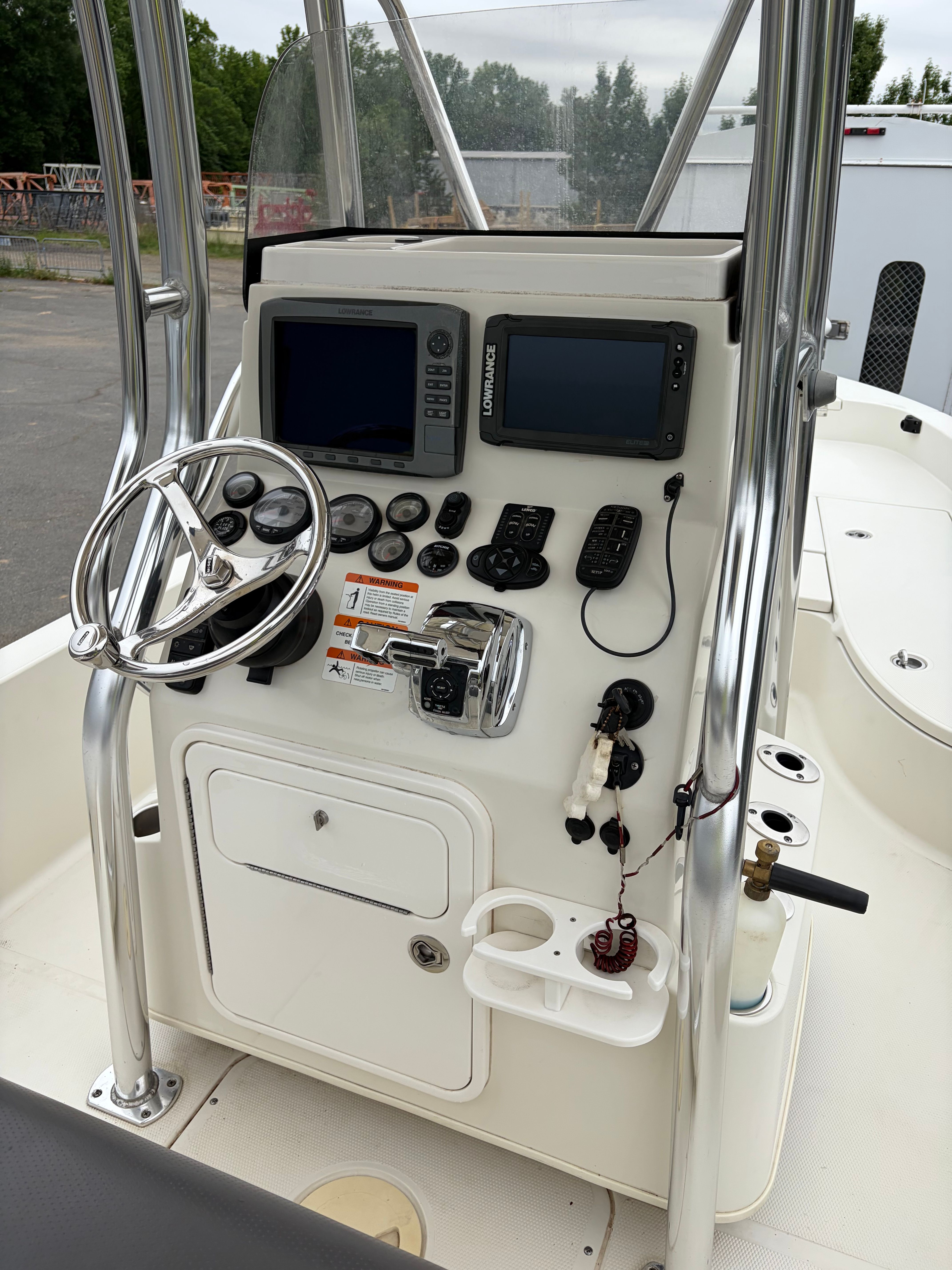 Control console of a 2008 Ranger 2400 Bay Ranger boat.