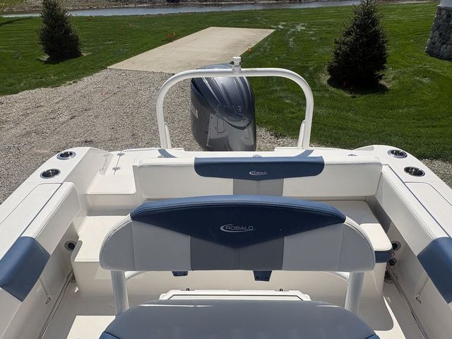 2026 Robalo R202 Explorer - 8