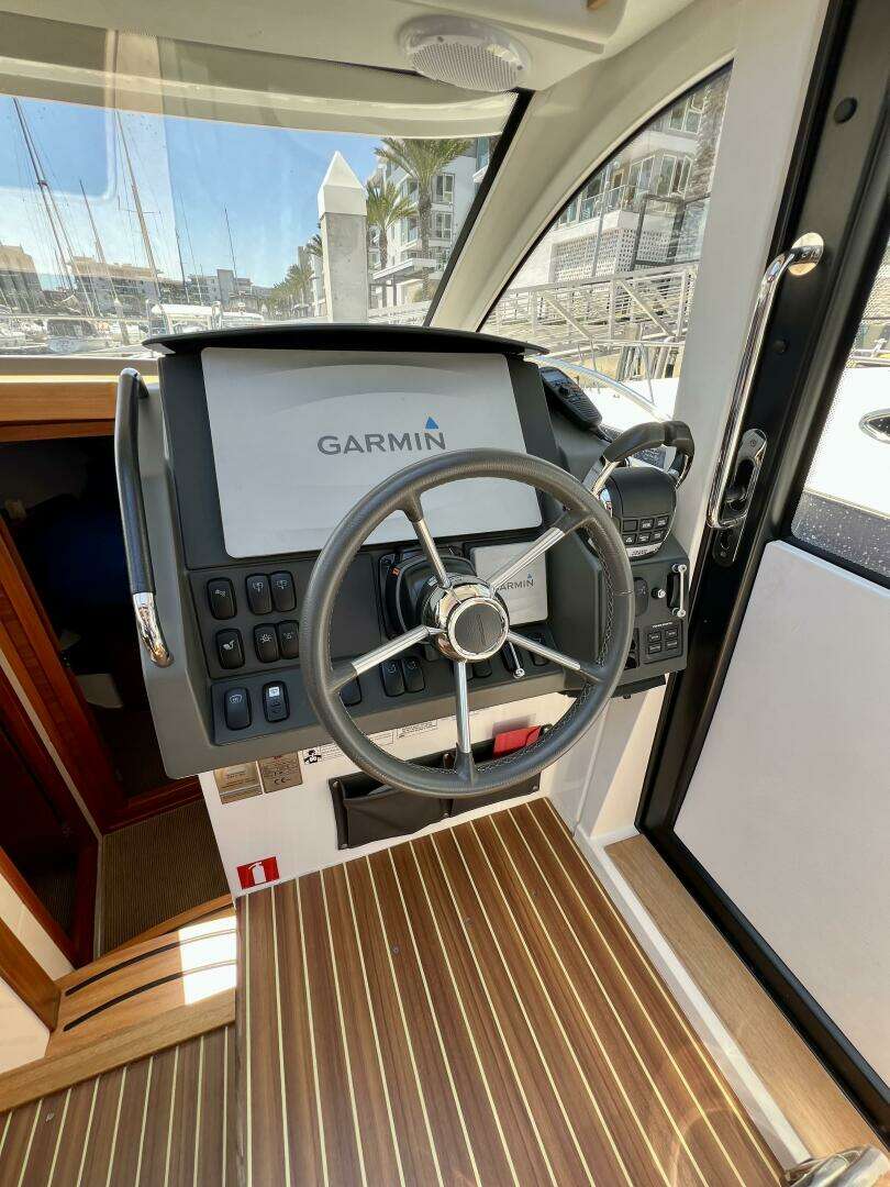 2018 Nimbus 365 Coupe - Image 47