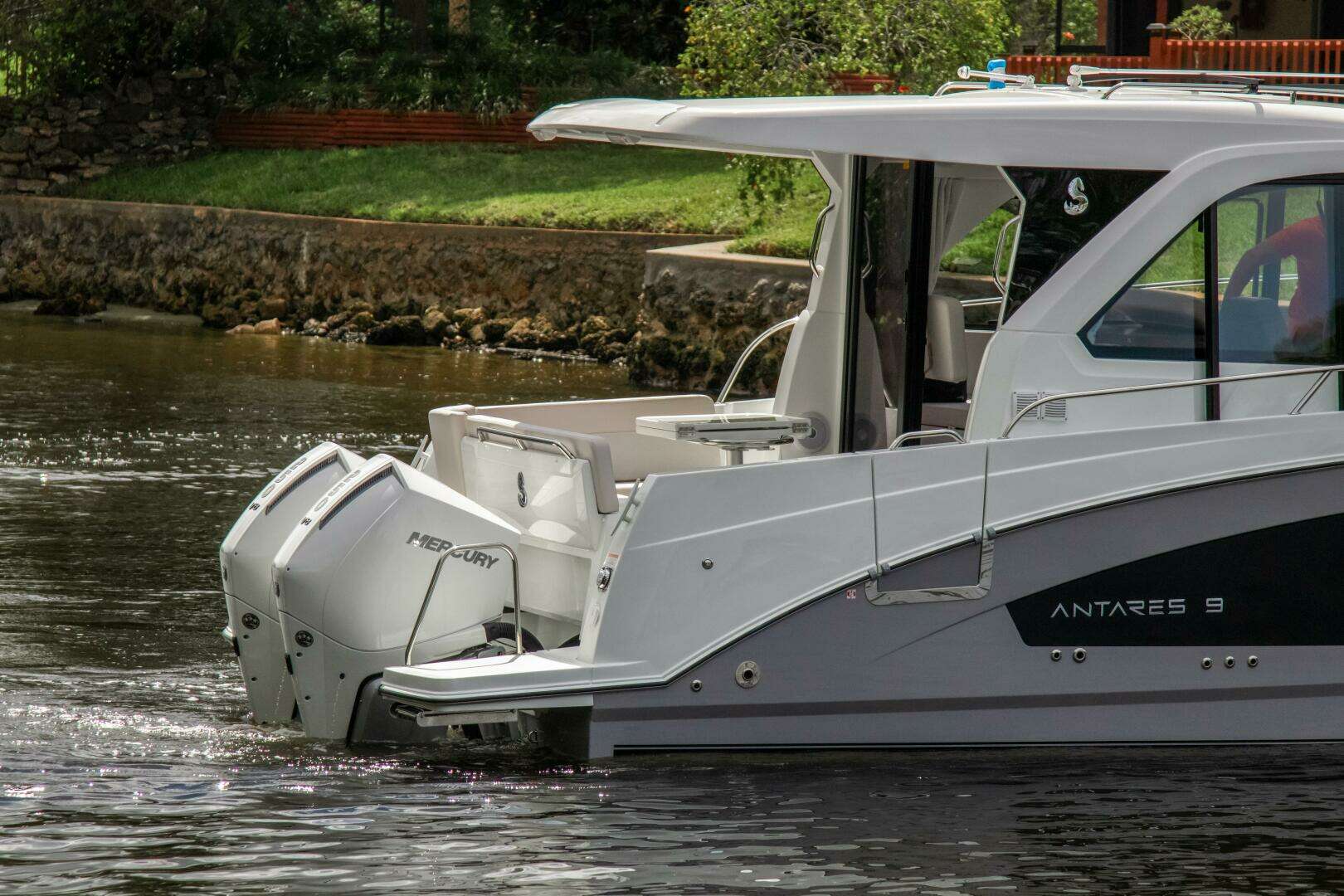 2026 Beneteau Antares 9 - Image 6