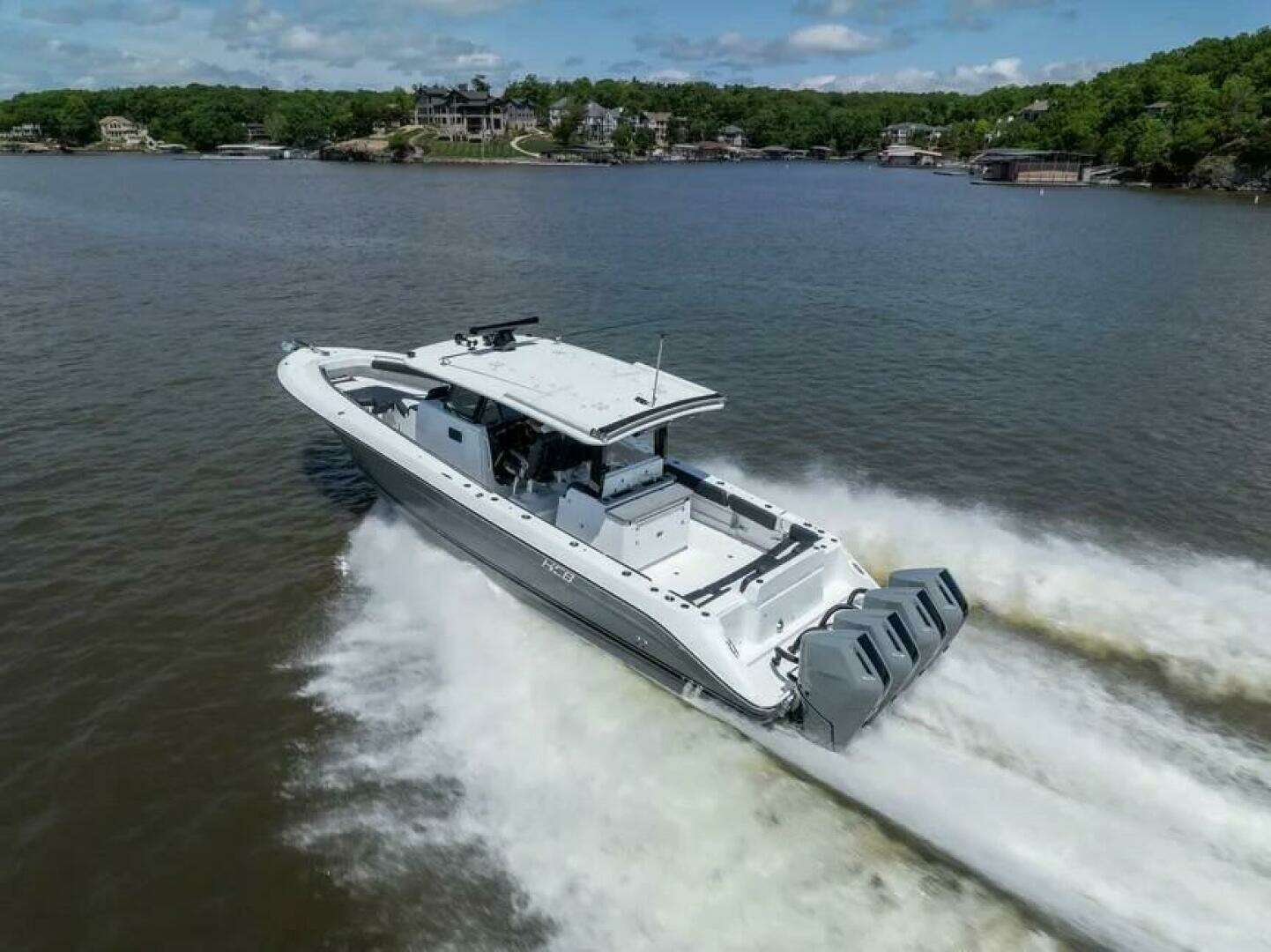 2024 HCB 42 Lujo - Image 6