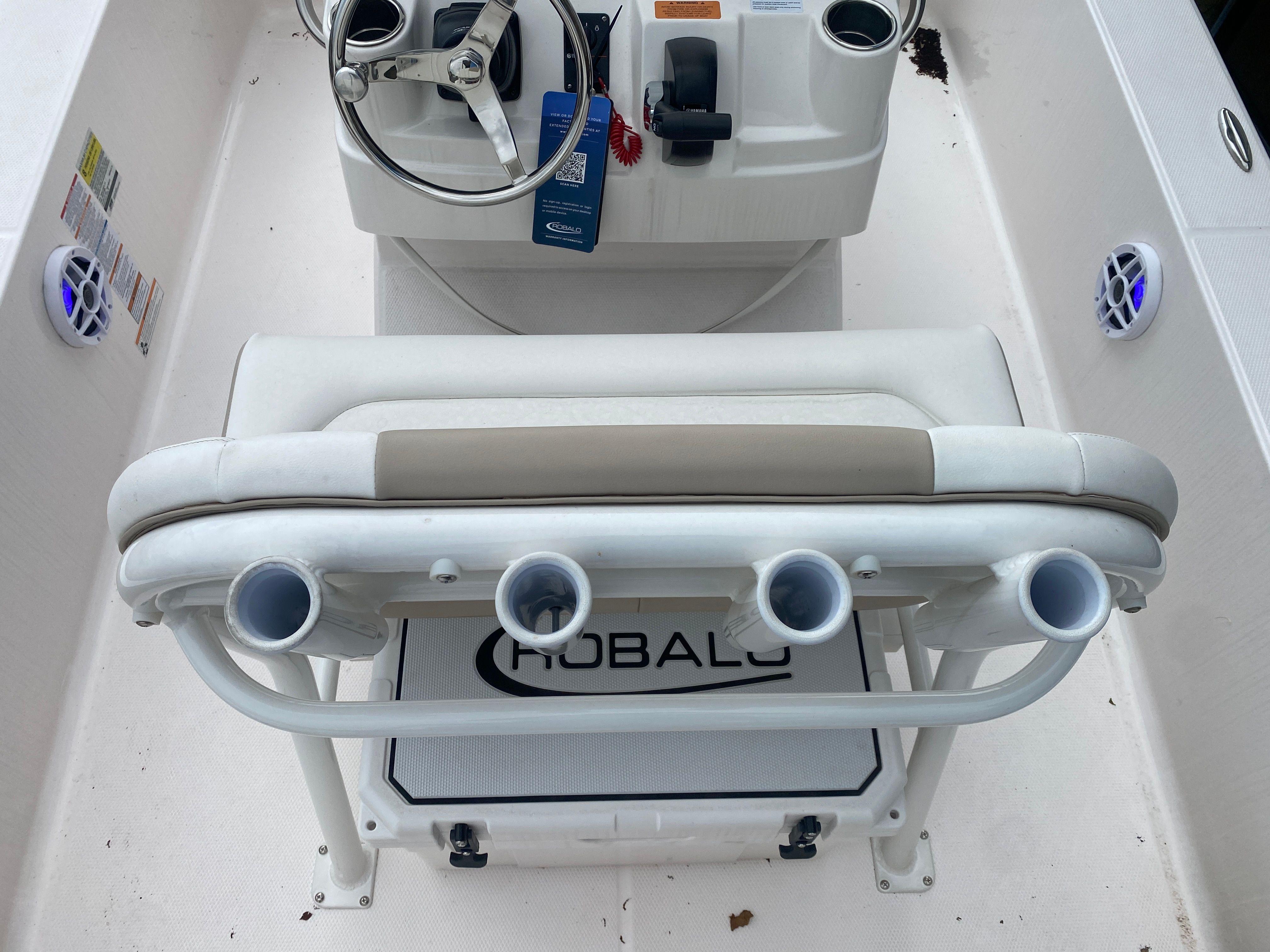 2025 ROBALO 206 CAYMAN STD - Image 17