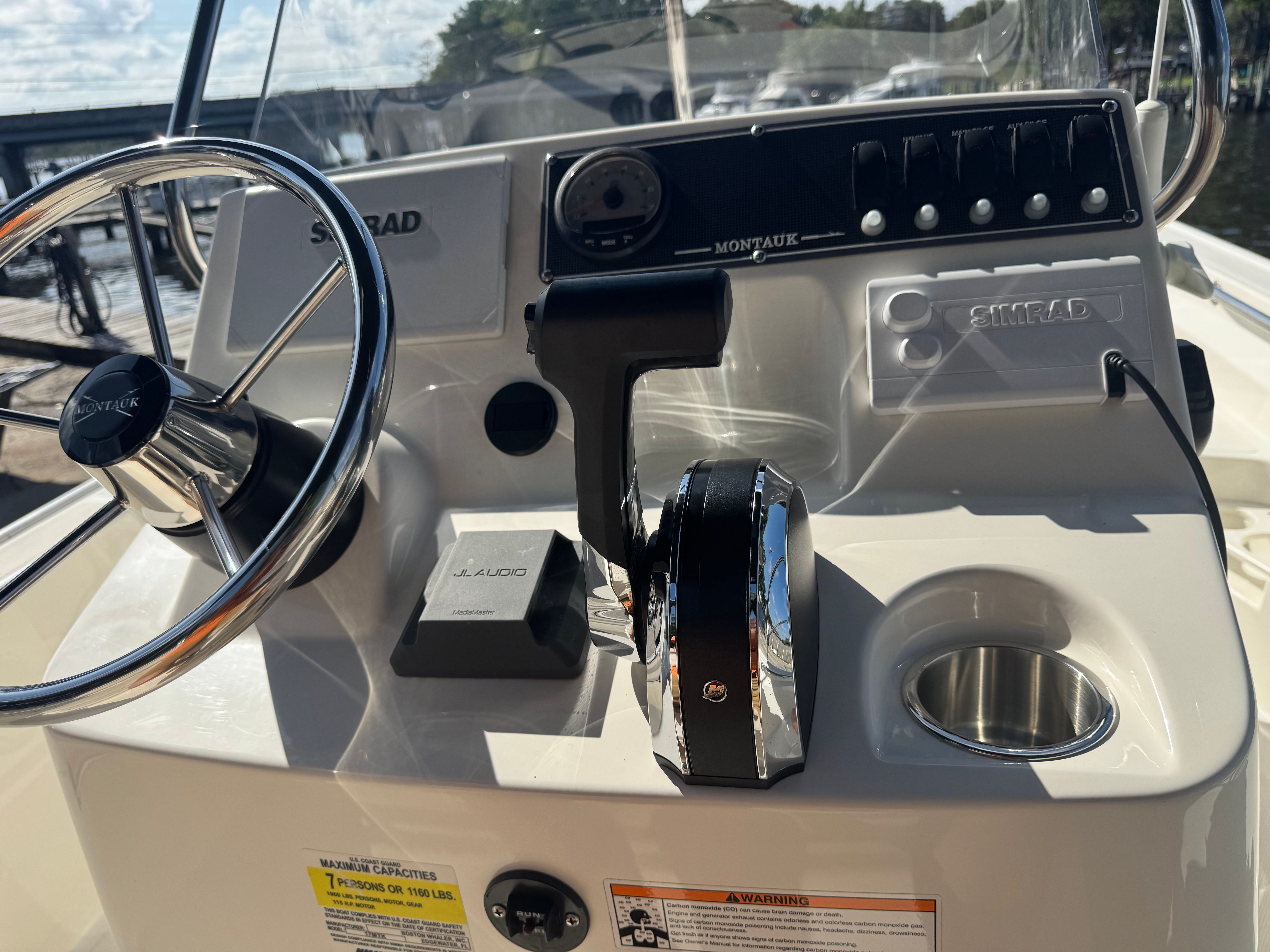 2023 Boston Whaler 170 Montauk - 6