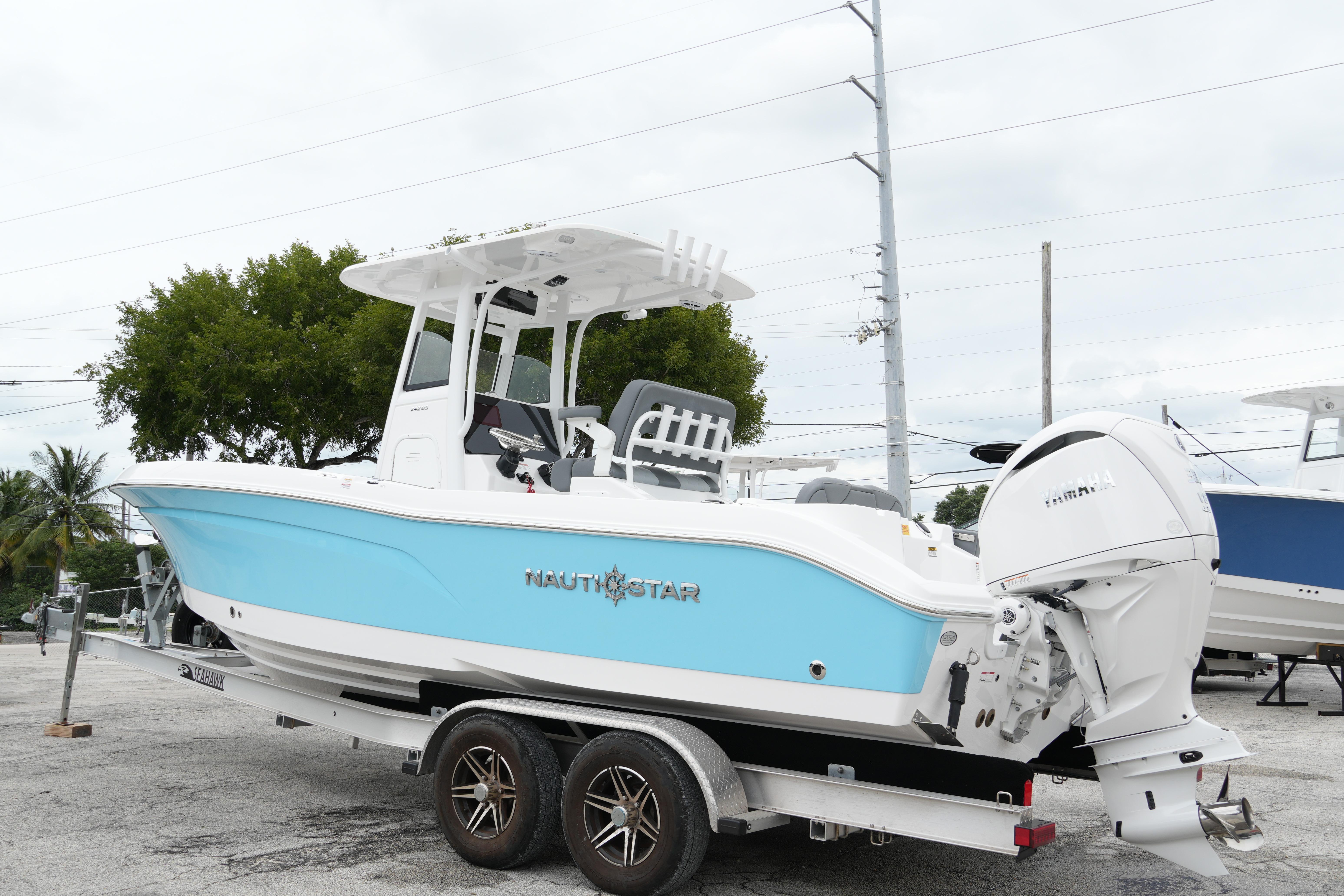 2025 NauticStar 242 Offshore