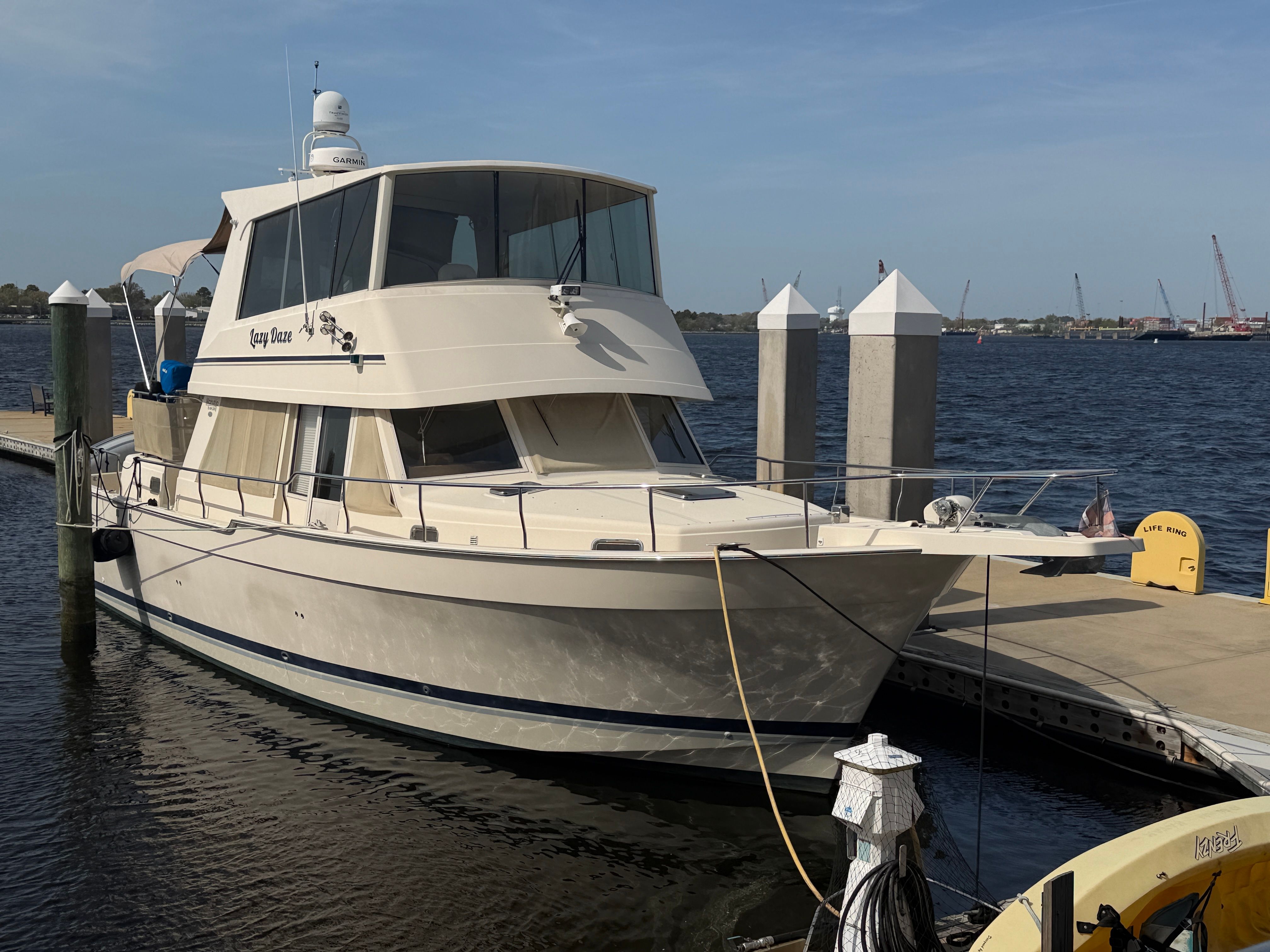 2006 Mainship 43 Trawler - 2
