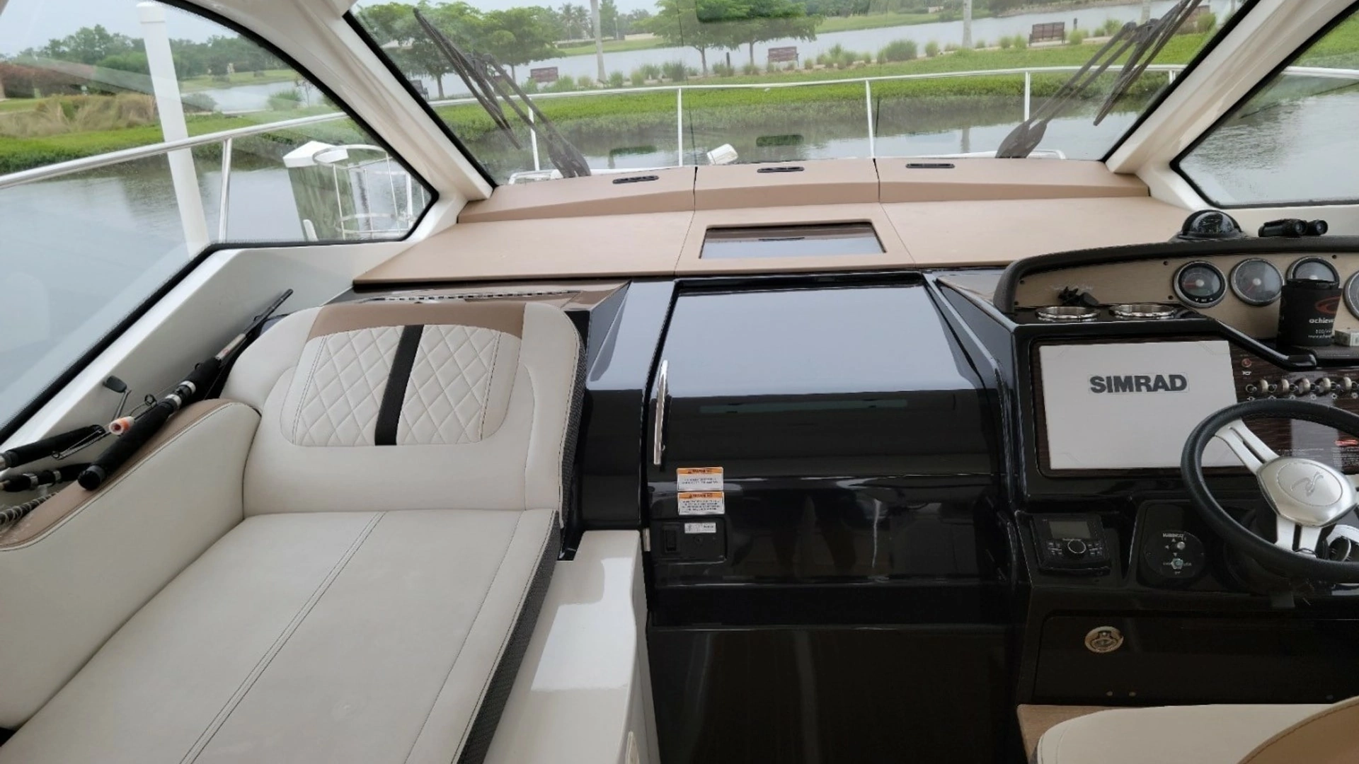 2018 Sea Ray Sundancer 350 - Image 2