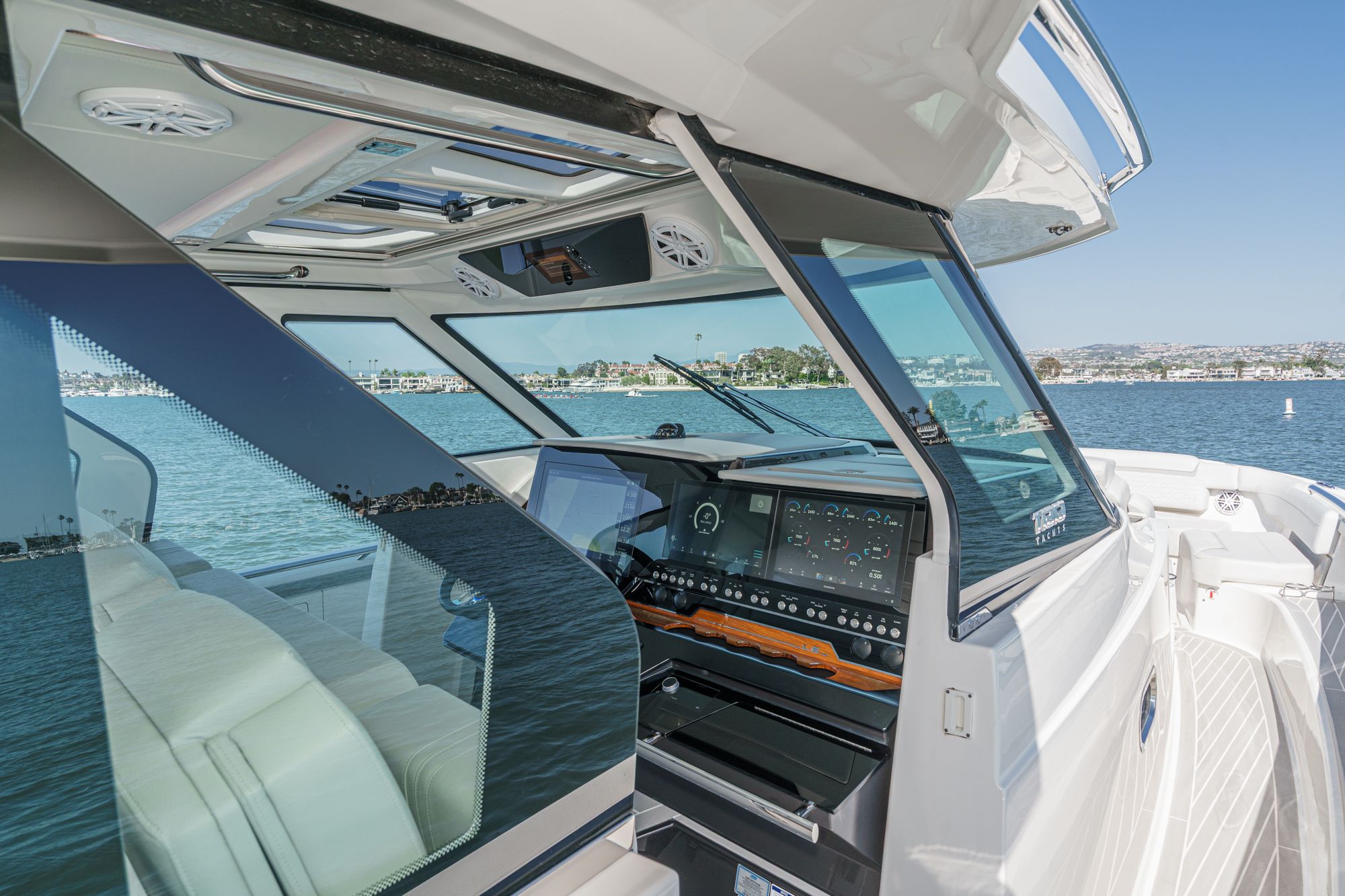 2023 Tiara Yachts 48 LS - 36