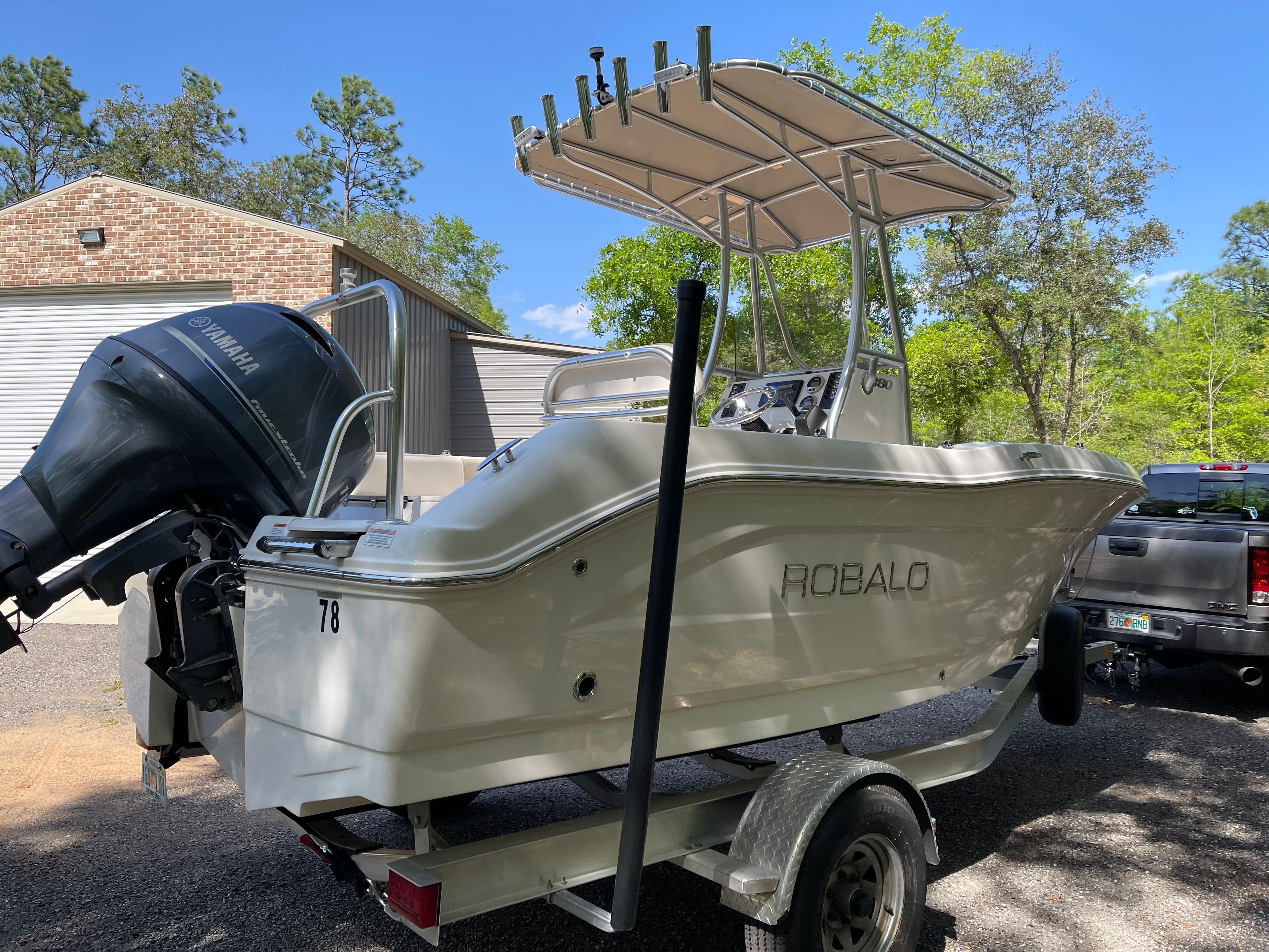 2017 Robalo R180 Center Console - 2