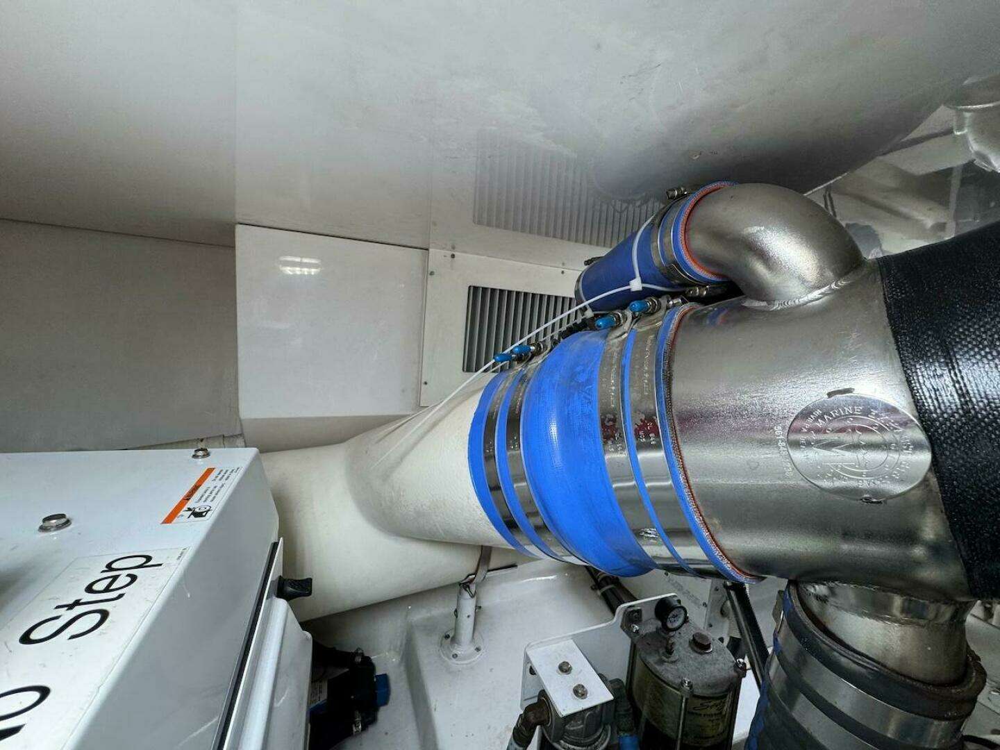 2007 Viking 52 Convertible - Image 42