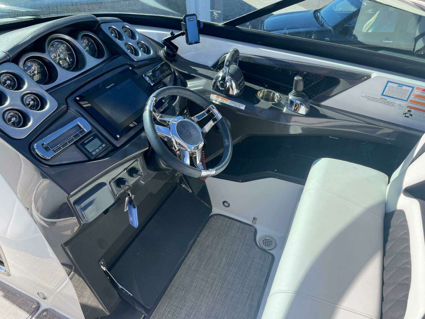 2019 Monterey 328SS - Image 33