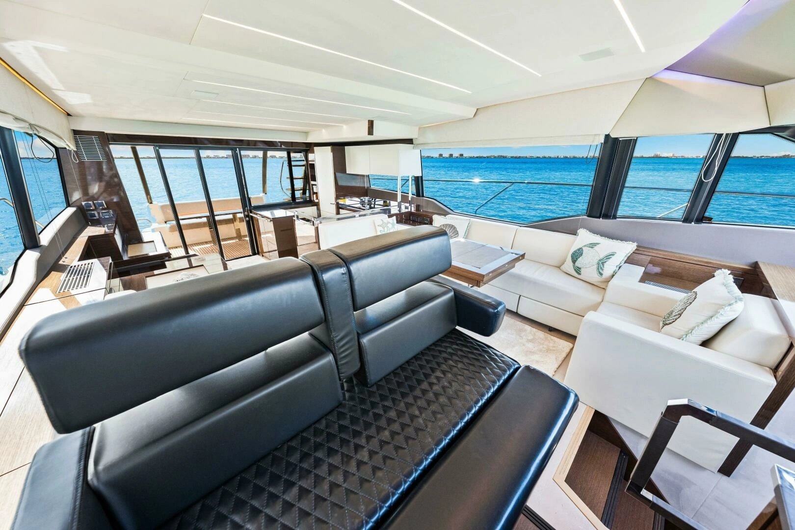 2019 Prestige 630 Flybridge - Image 43