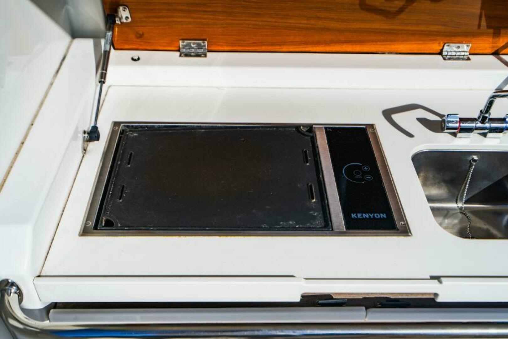 2016 Beneteau Gran Turismo 49 - Image 28