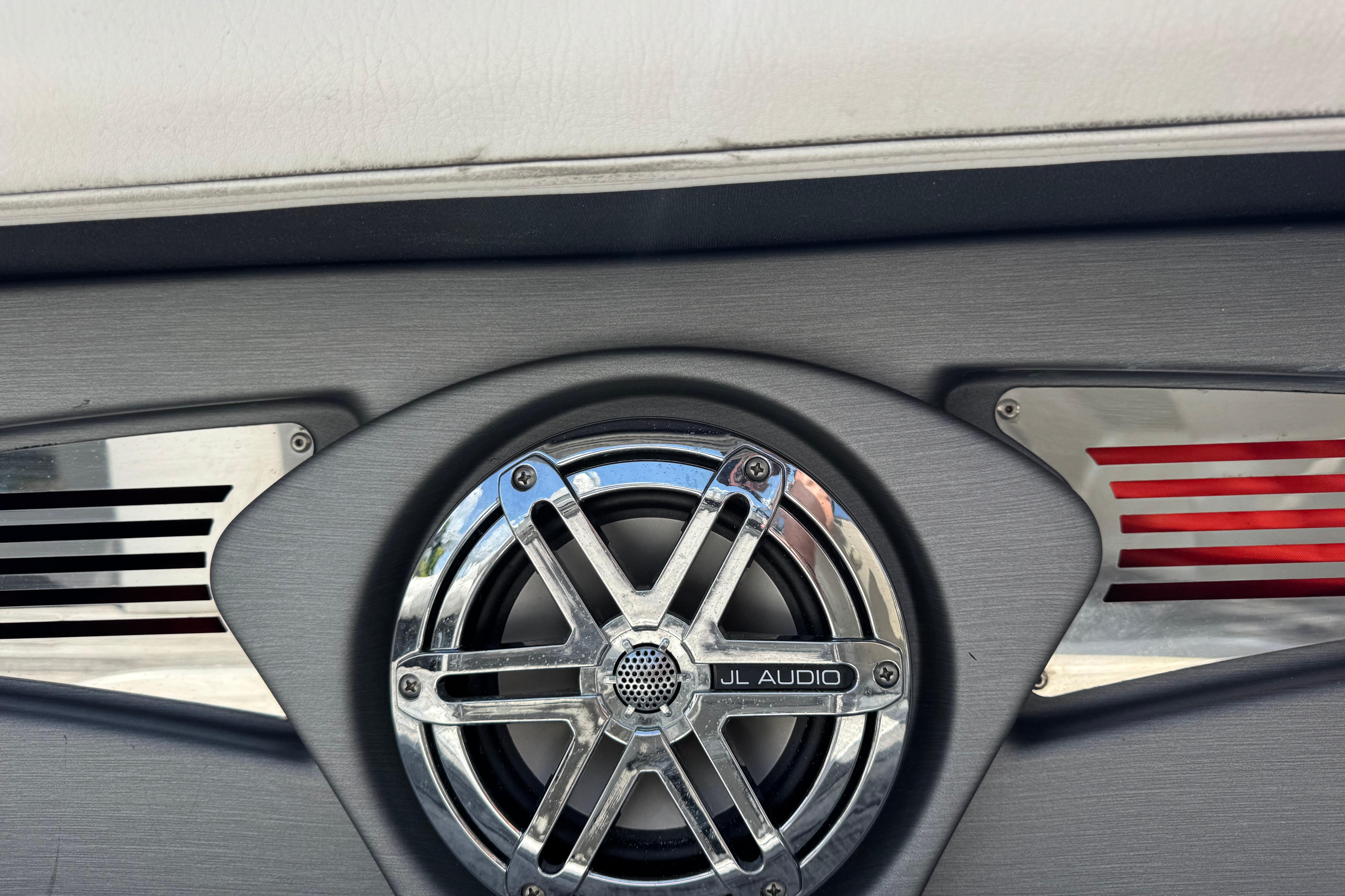 2019 Avalon Catalina Platinum Elite speaker with JL Audio branding, featuring sleek metallic design.