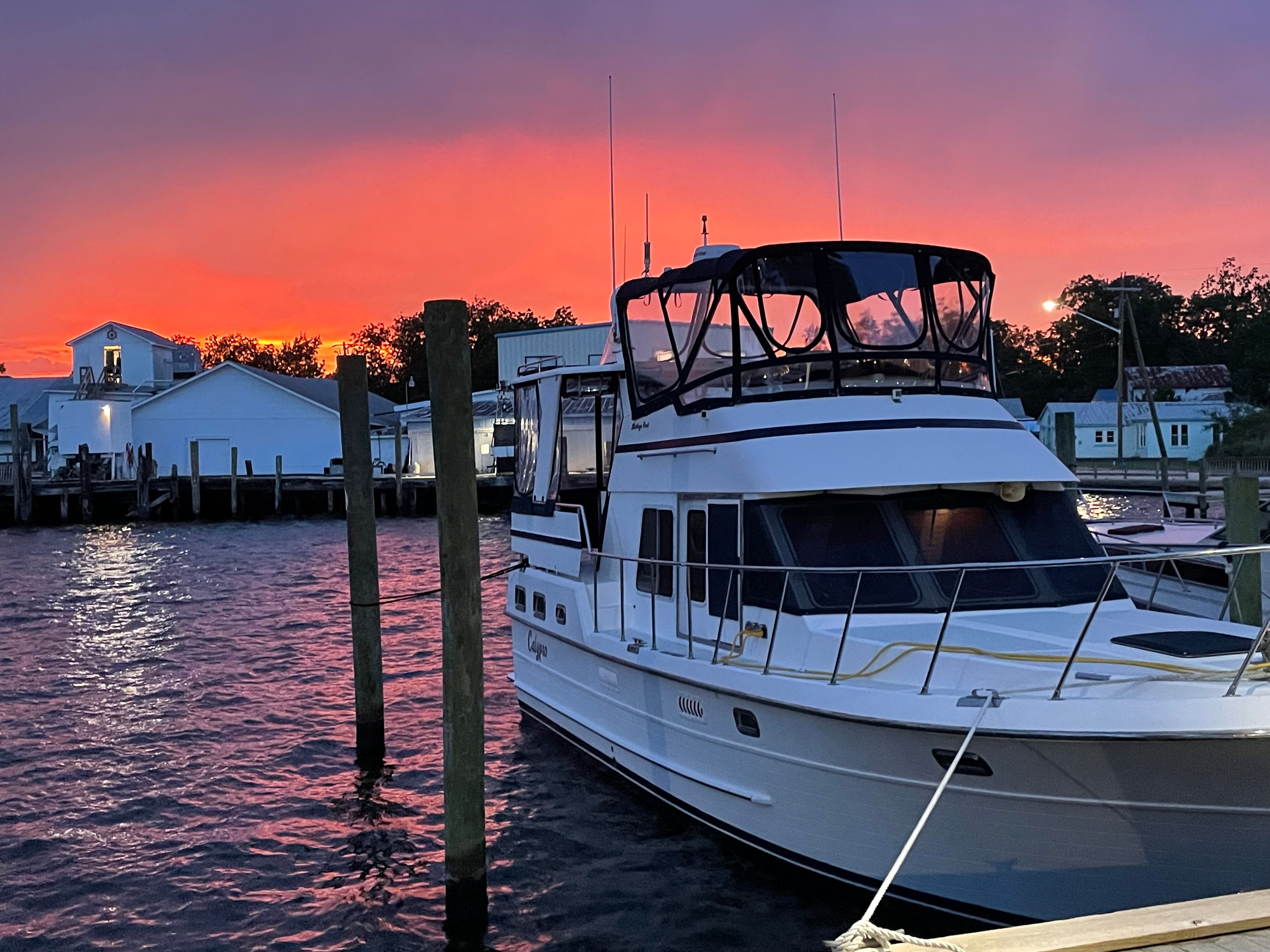 2002 Heritage East 36 Sundeck