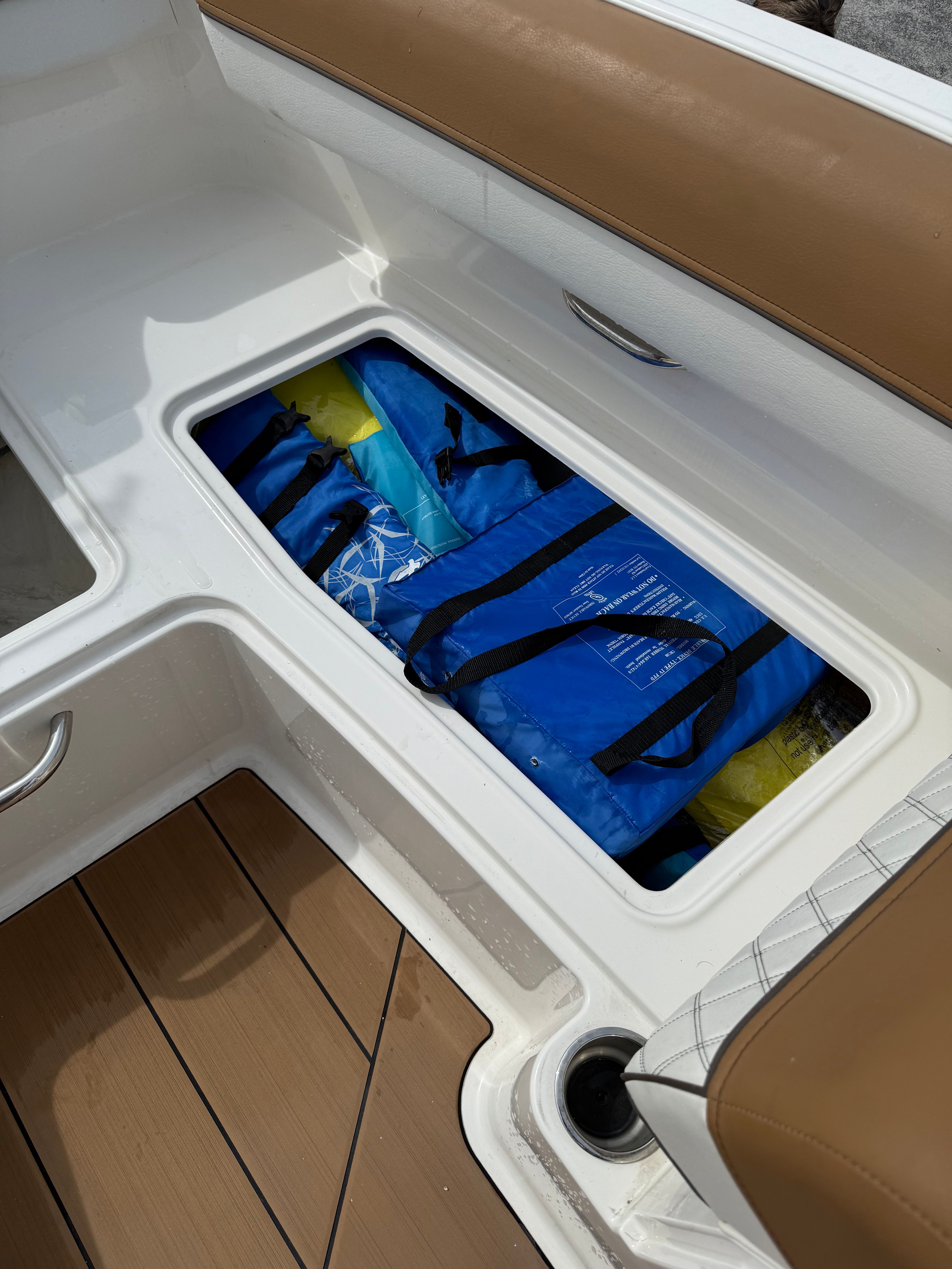 2021 Bayliner DX 2200 - 10