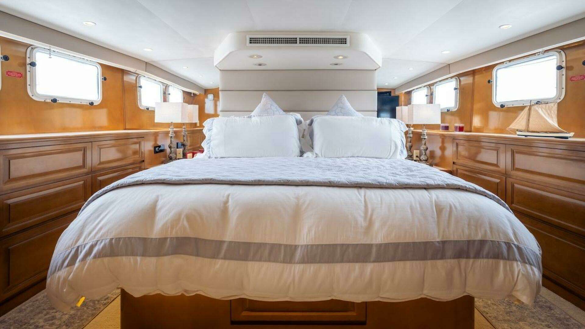1998 Hatteras Sport Deck - Image 62