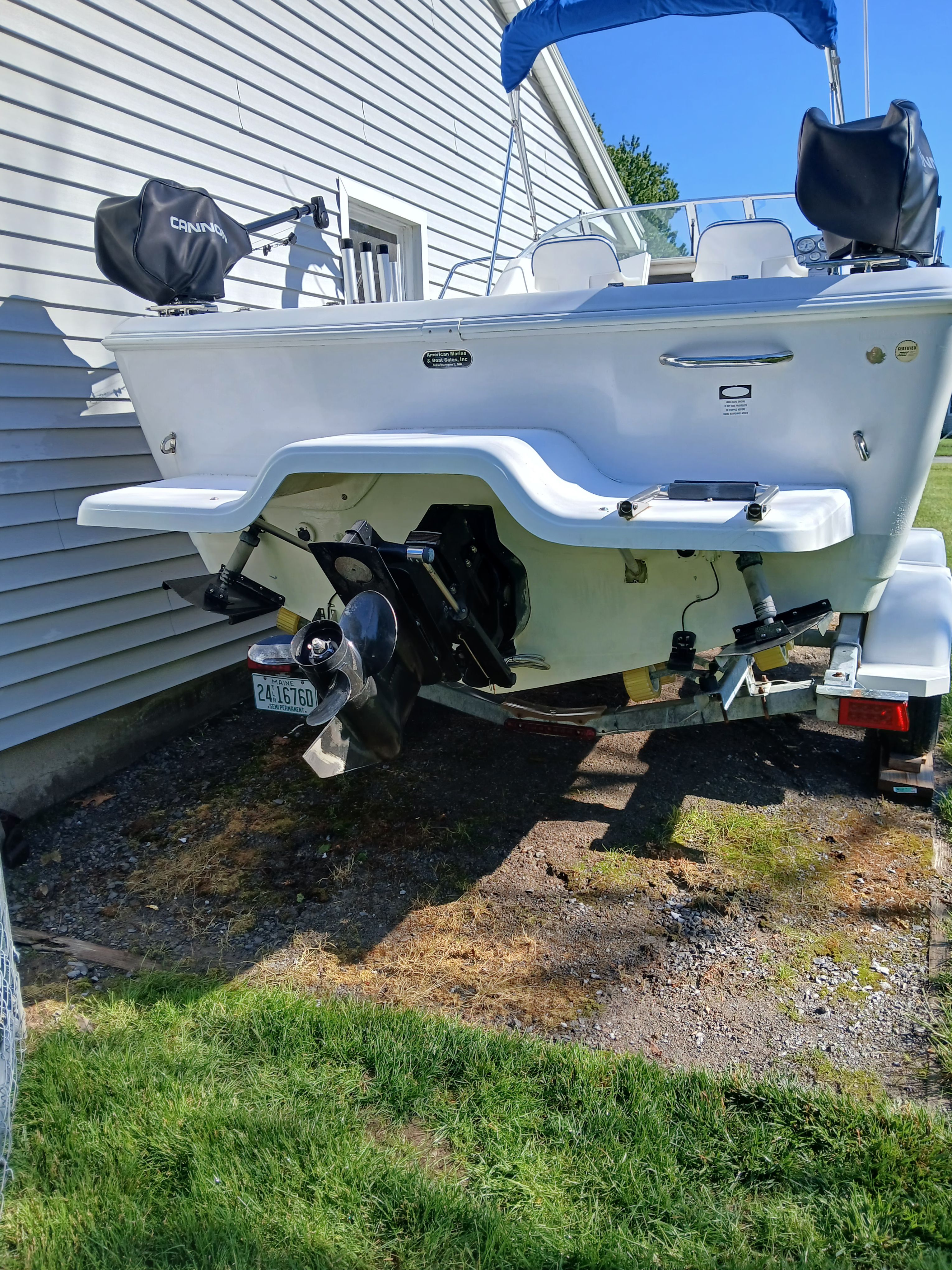 The image shows a 1999 Pro-Line 201 Walkaround boat on a trailer.