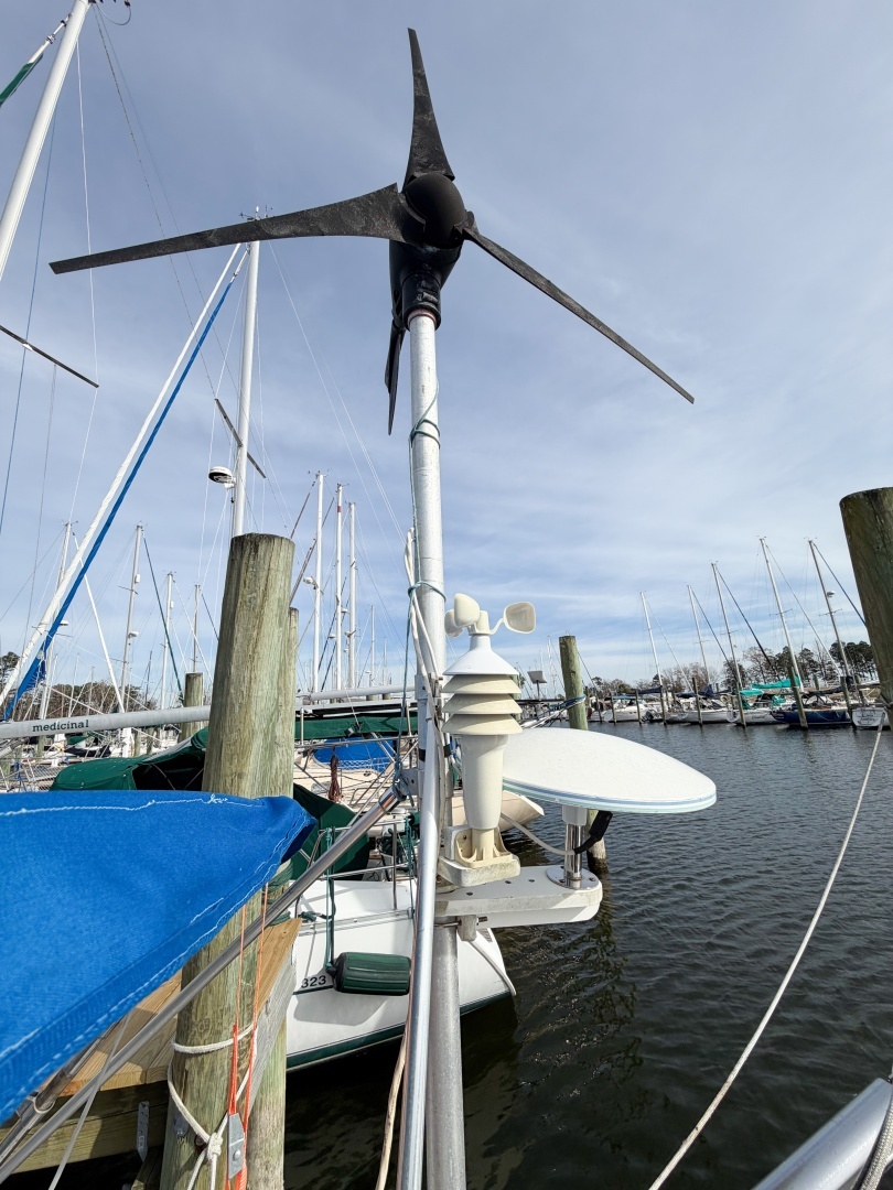 2007 Beneteau 323 - Image 33